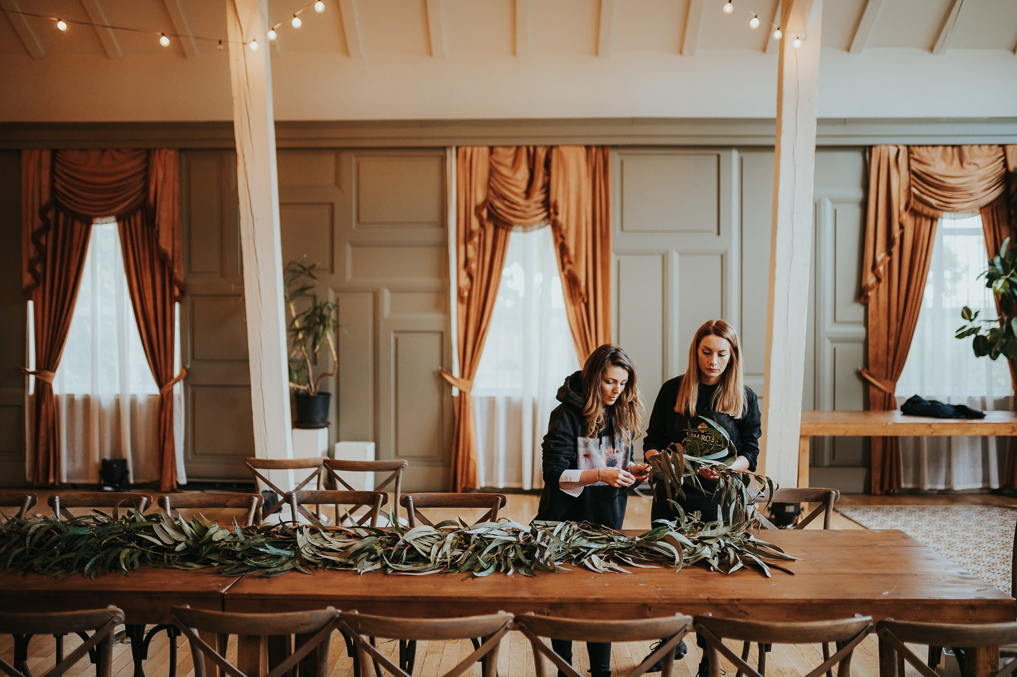 Dream wedding in Boho style at Heldsdorf Mansion in Brasov. Valentin Melen — wedding photographer