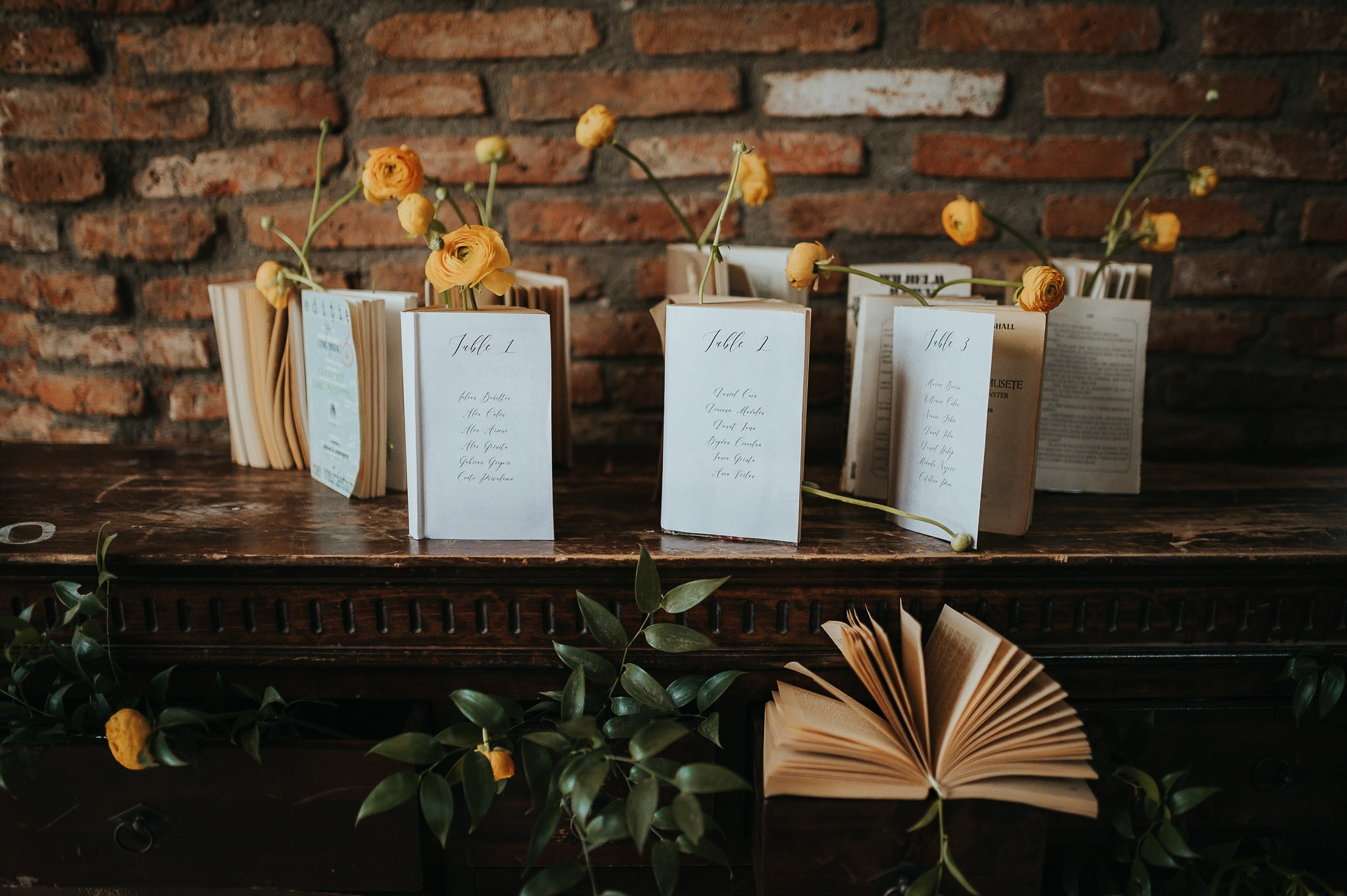 Dream wedding in Boho style at Heldsdorf Mansion in Brasov. Valentin Melen — wedding photographer