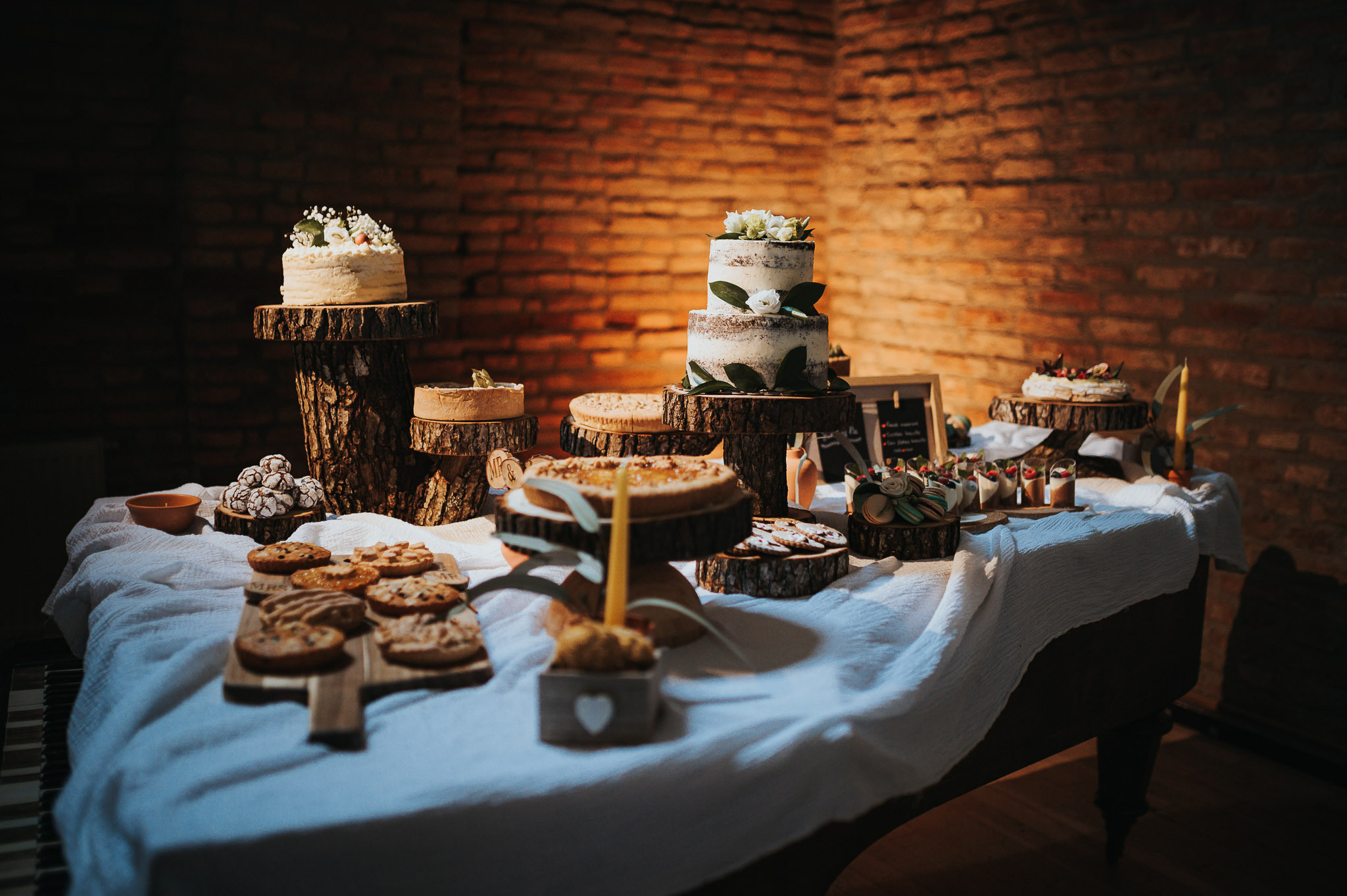 Dream wedding in Boho style at Heldsdorf Mansion in Brasov. Valentin Melen — wedding photographer