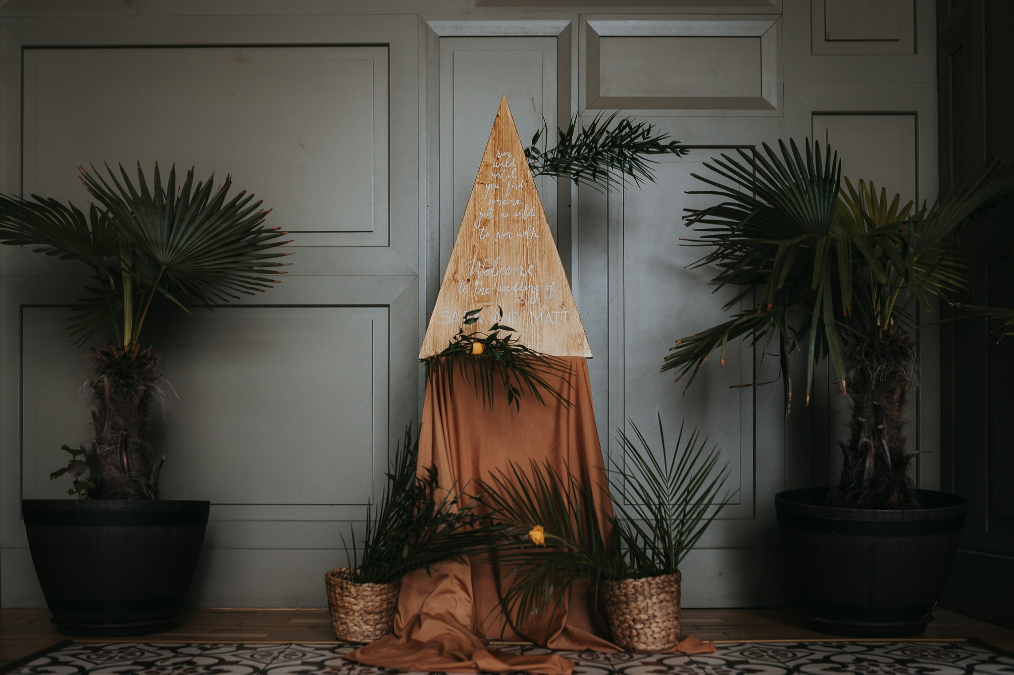 Dream wedding in Boho style at Heldsdorf Mansion in Brasov. Valentin Melen — wedding photographer