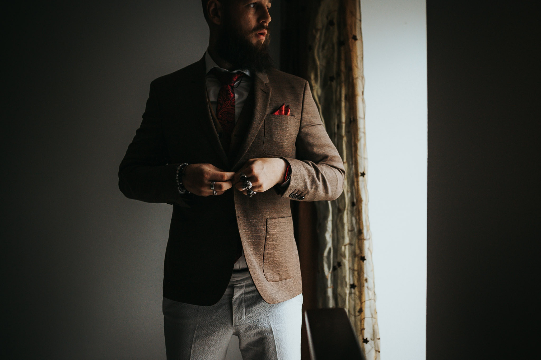 Dream wedding in Boho style at Heldsdorf Mansion in Brasov. Valentin Melen — wedding photographer