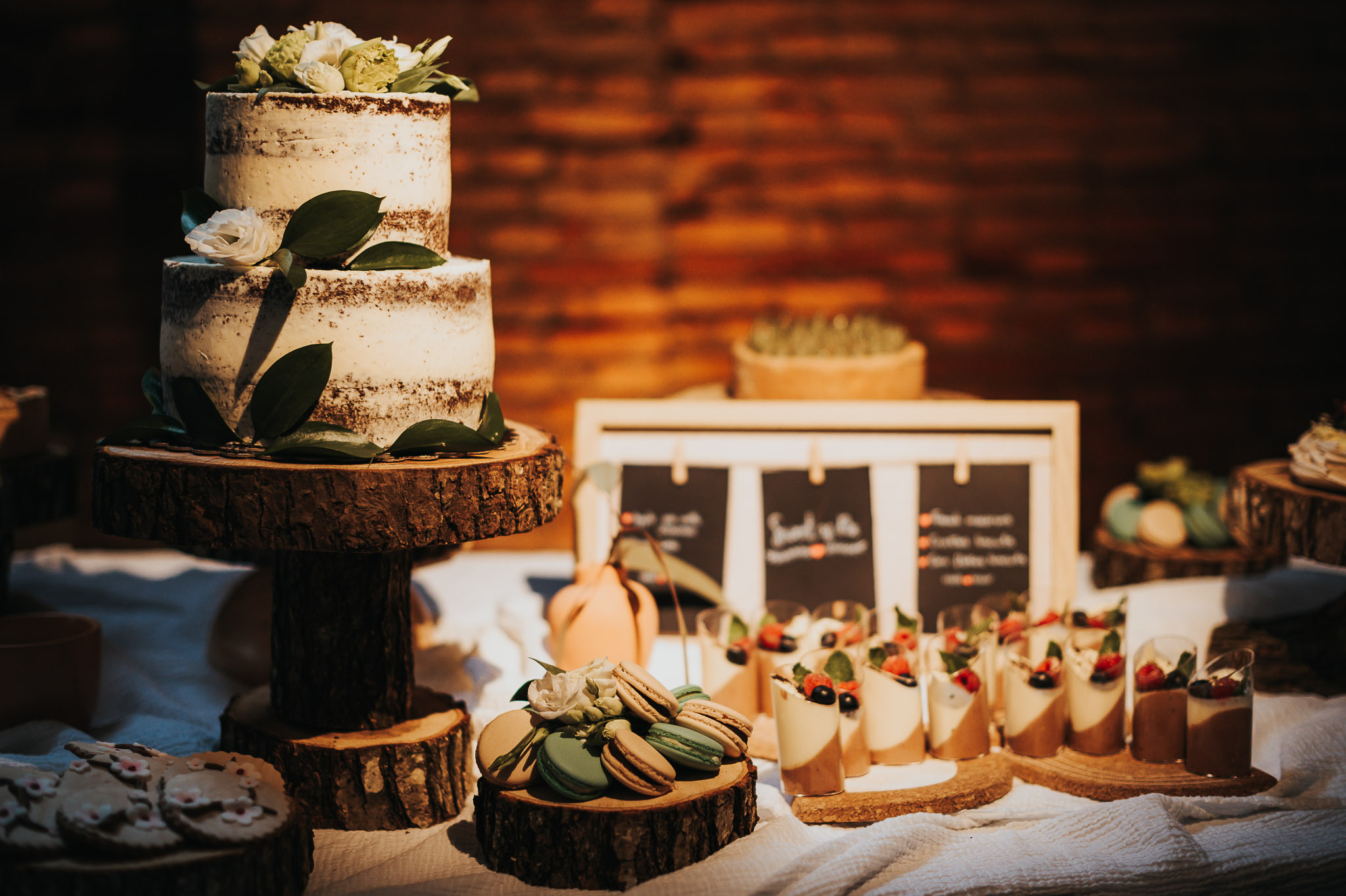 Dream wedding in Boho style at Heldsdorf Mansion in Brasov. Valentin Melen — wedding photographer