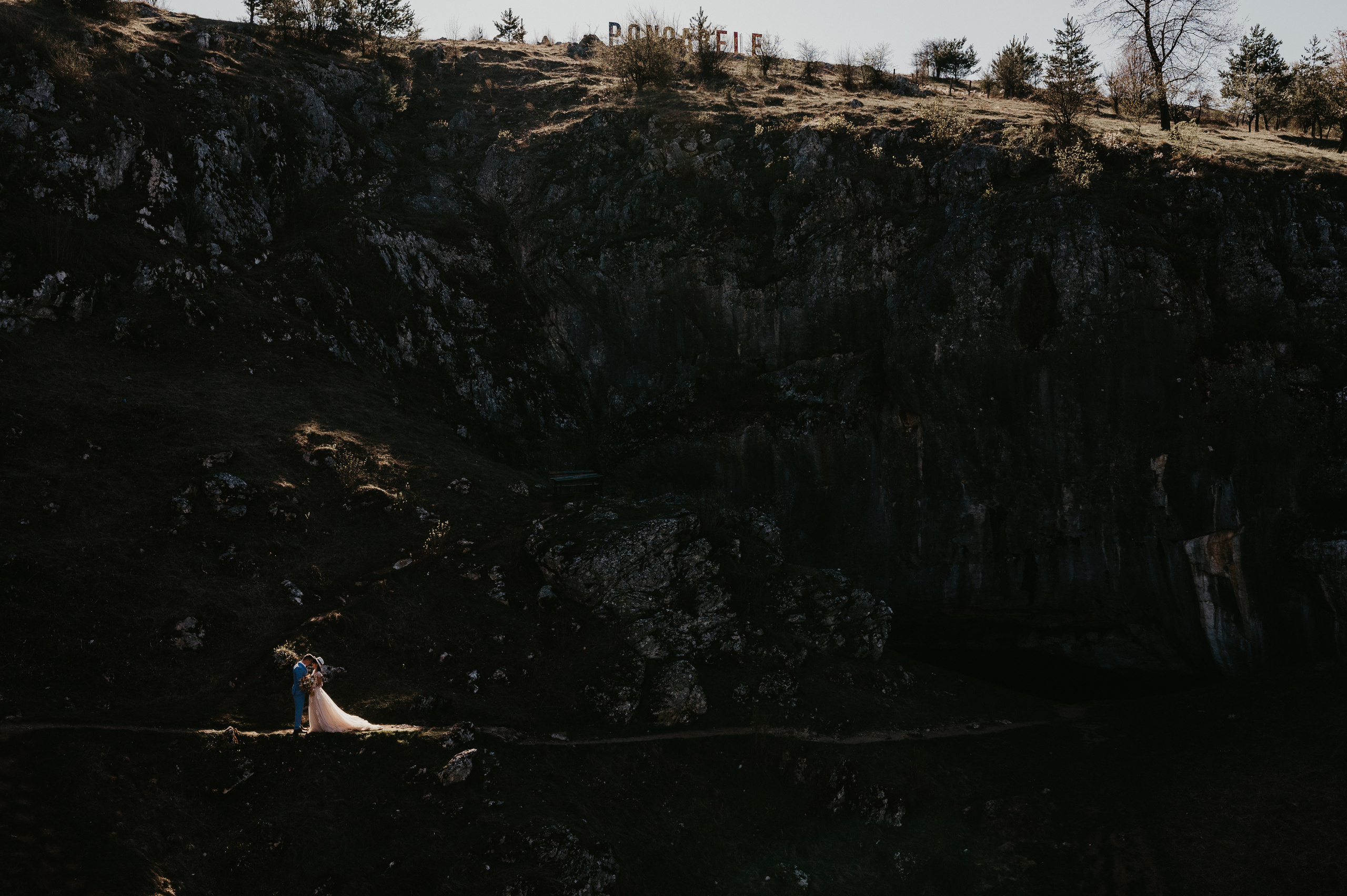 Cosmin si Irina: Povestea iubirii din Ponoarele, Mehedinti. Valentin Melen - fotograf de nunta 🤍