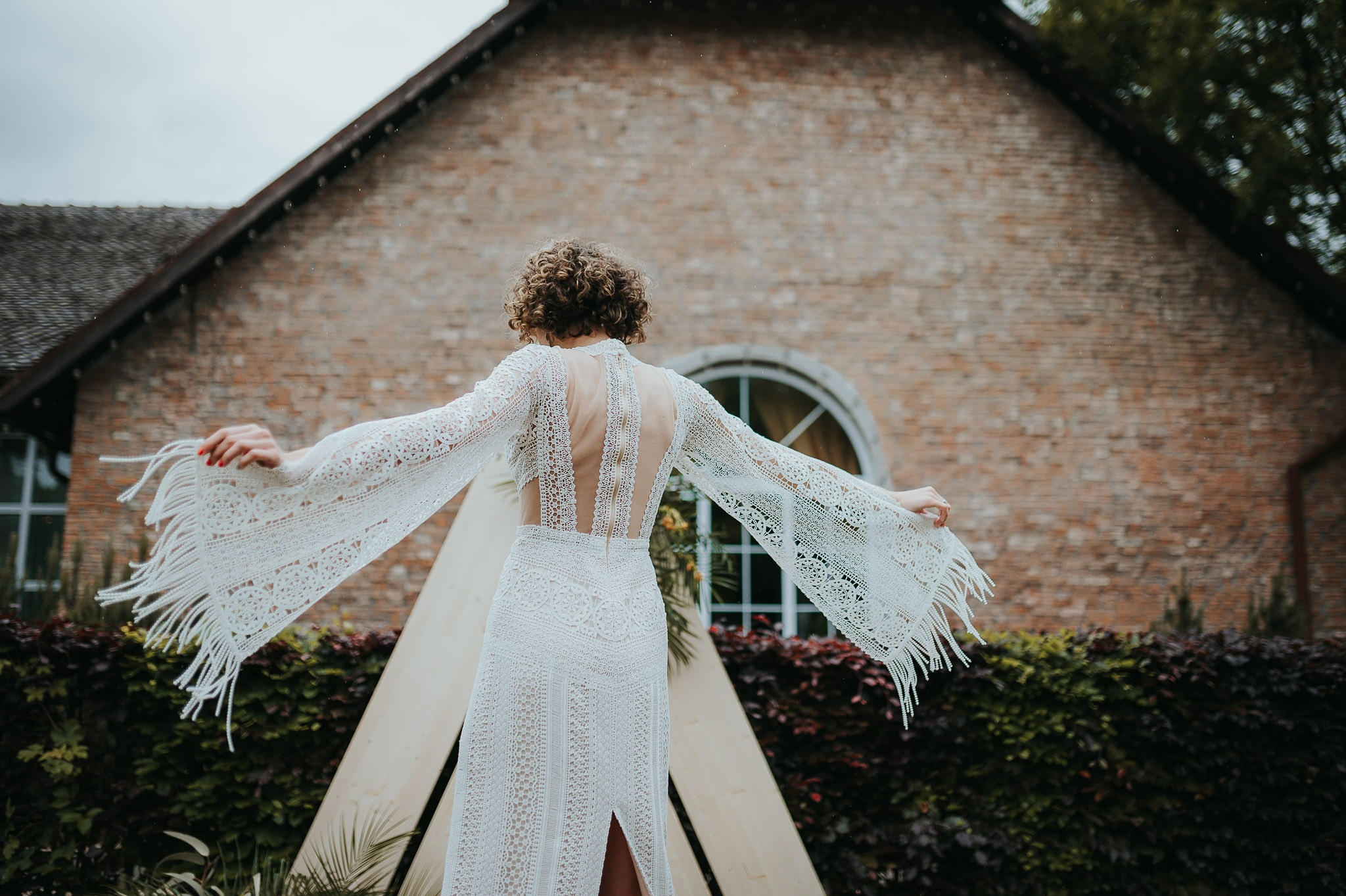 Dream wedding in Boho style at Heldsdorf Mansion in Brasov. Valentin Melen — wedding photographer