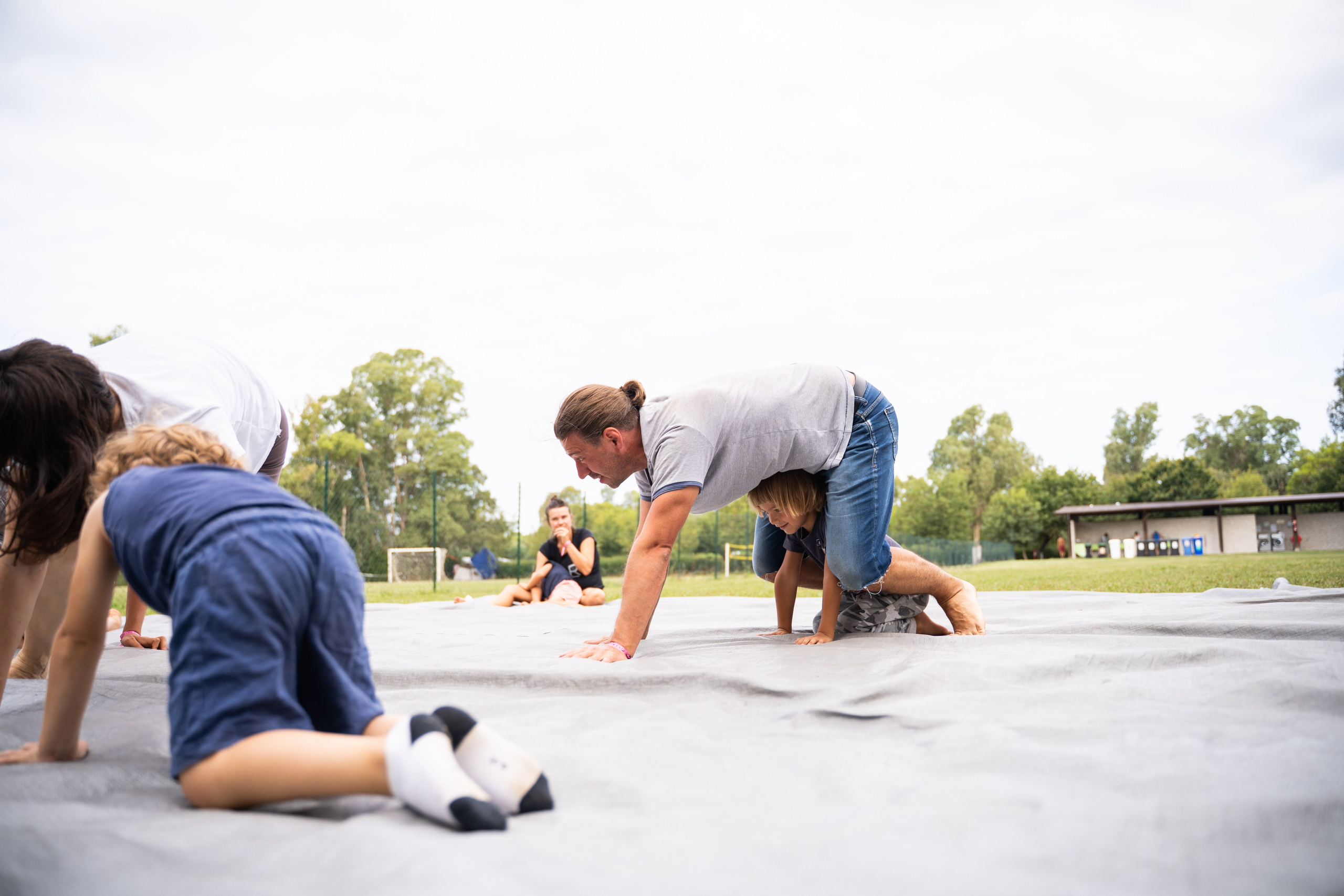 Детская игровая контактная импровизация. Семейные лагеря в Европе с Ниной Янечковой и Ириной Зиновьевой