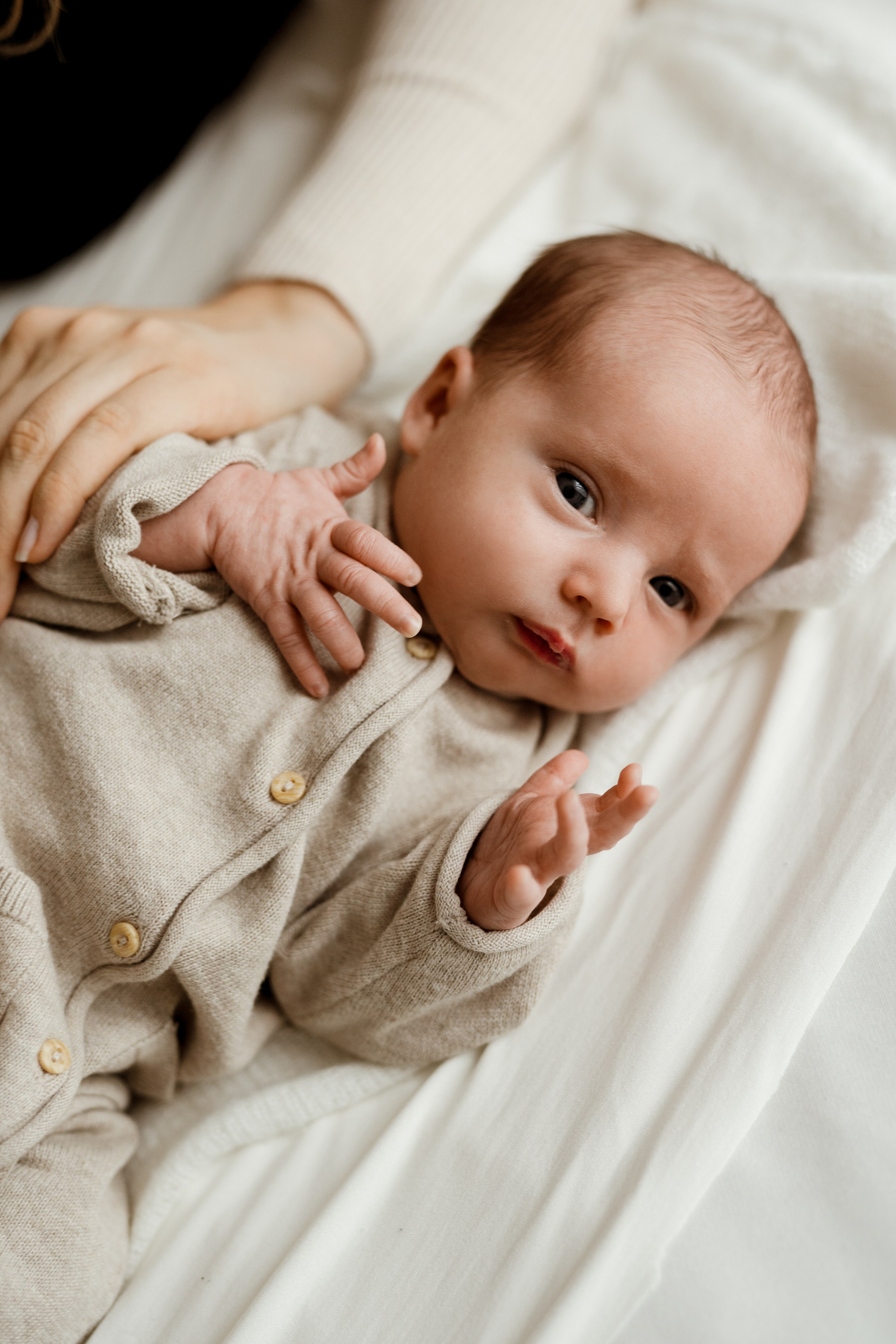 Sesja noworodkowa w domu. Fotograf Łódź - sesja ciążowa, noworodkowa, dziecięca. Studio w Łodzi