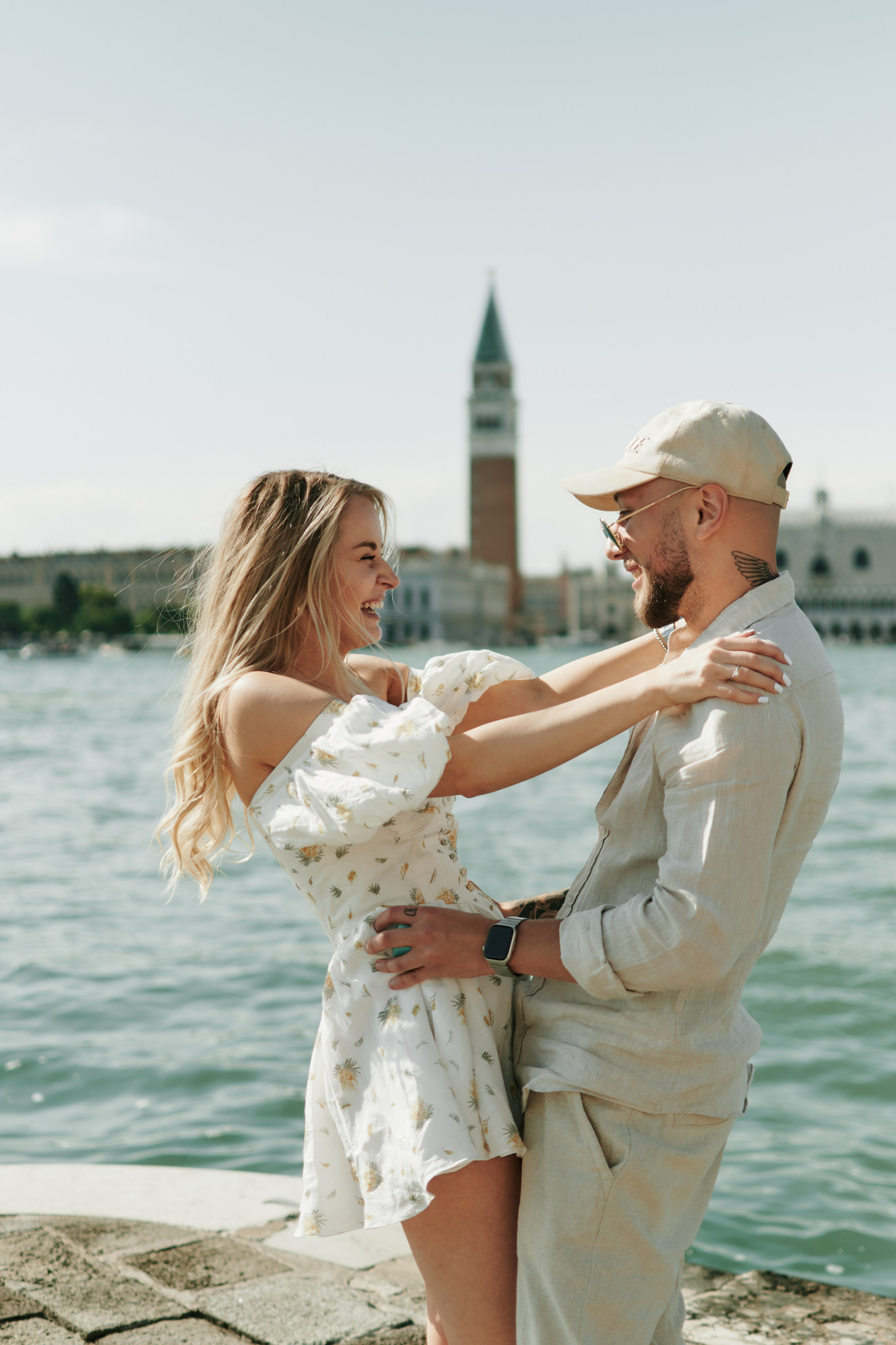 Surprise Engagement Photoshoot in Venice on a Boat. Photographer in Venice, Italy. Yana Zotova