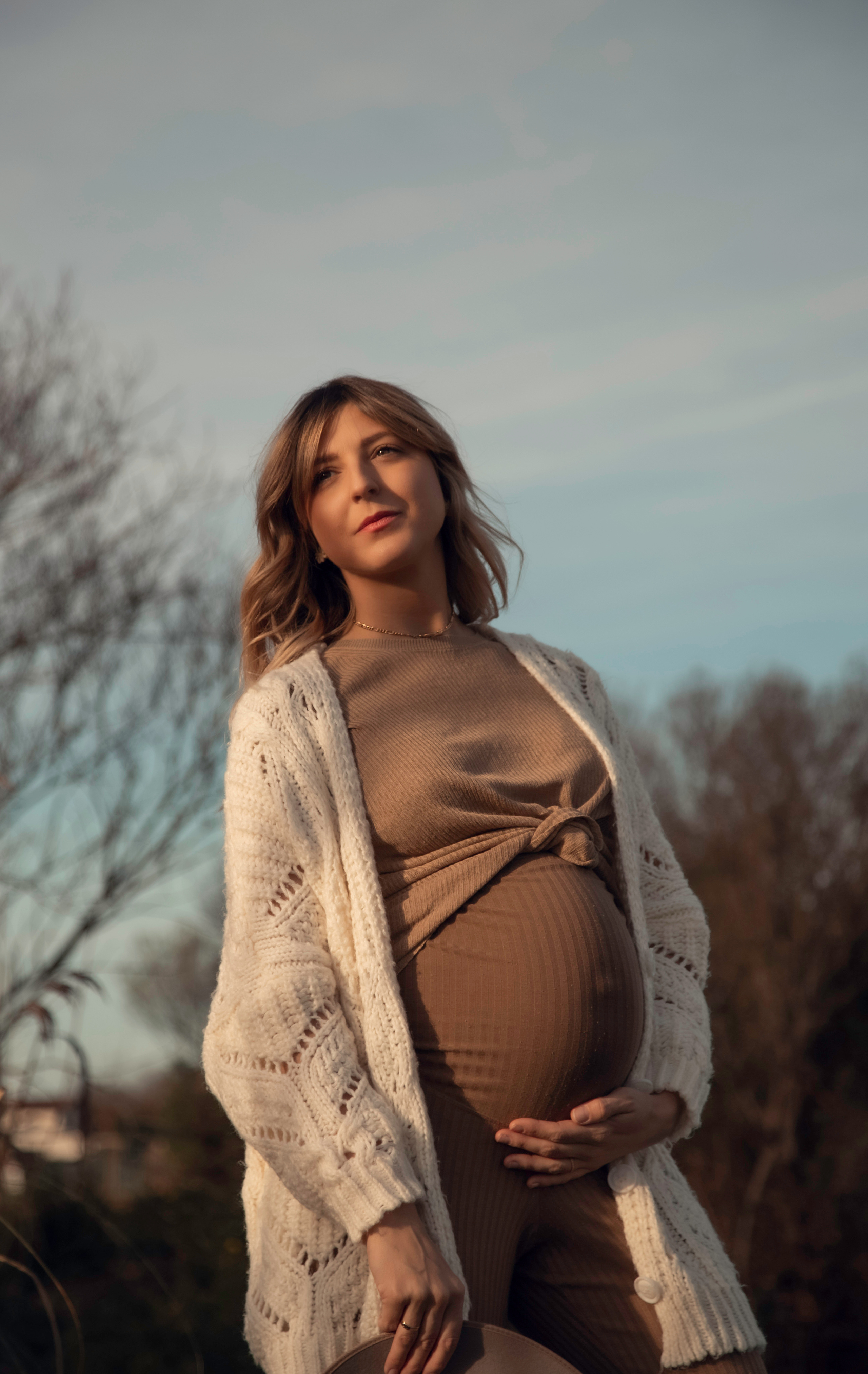 Photographe famille Biarritz Côte Basque séance photo grossesse photo femme enceinte Biarritz photographe portrait artistique Pays Basque. Photographe de famille et mariage à Biarritz Marianna Portassau