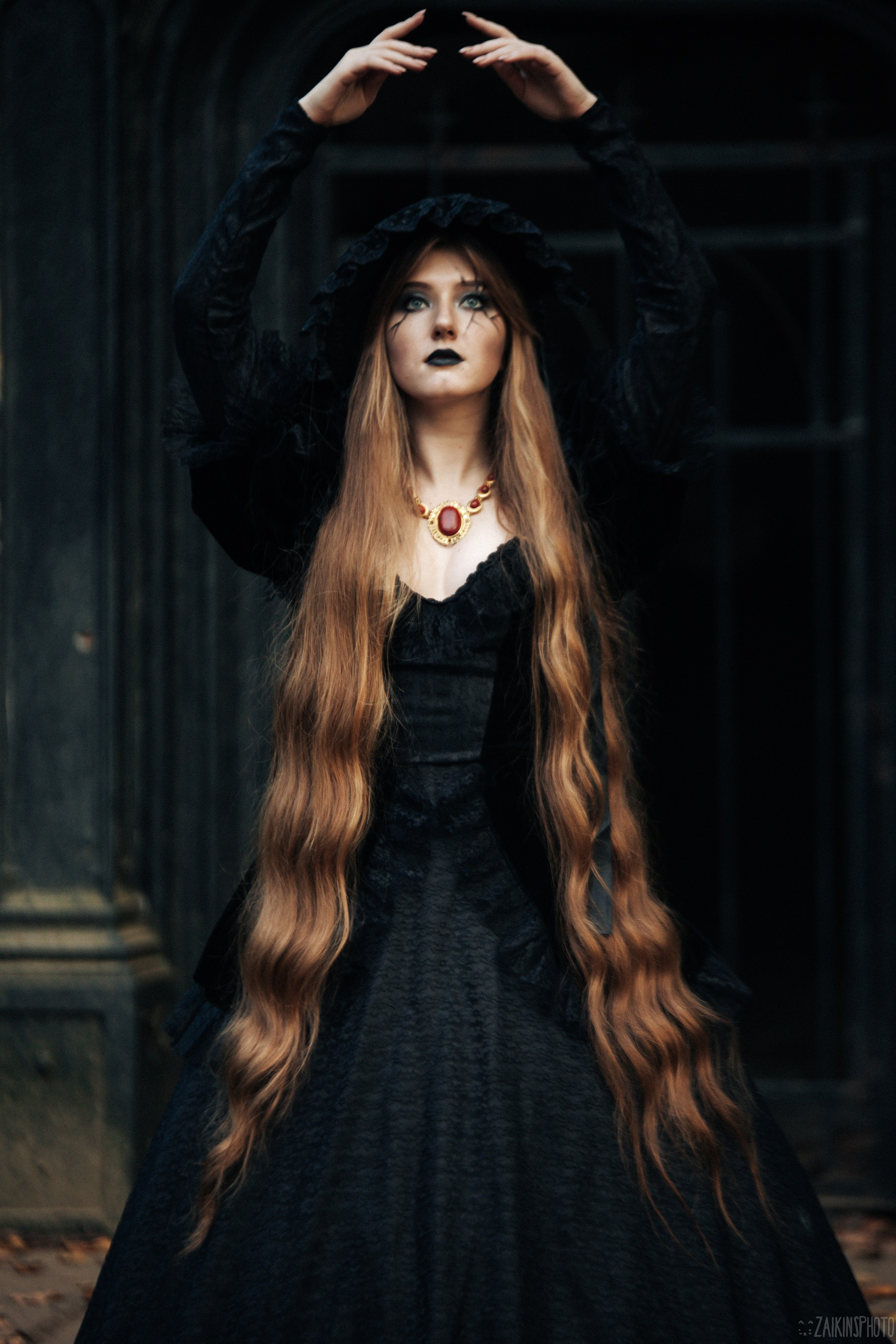 The Dark Autumn. Main