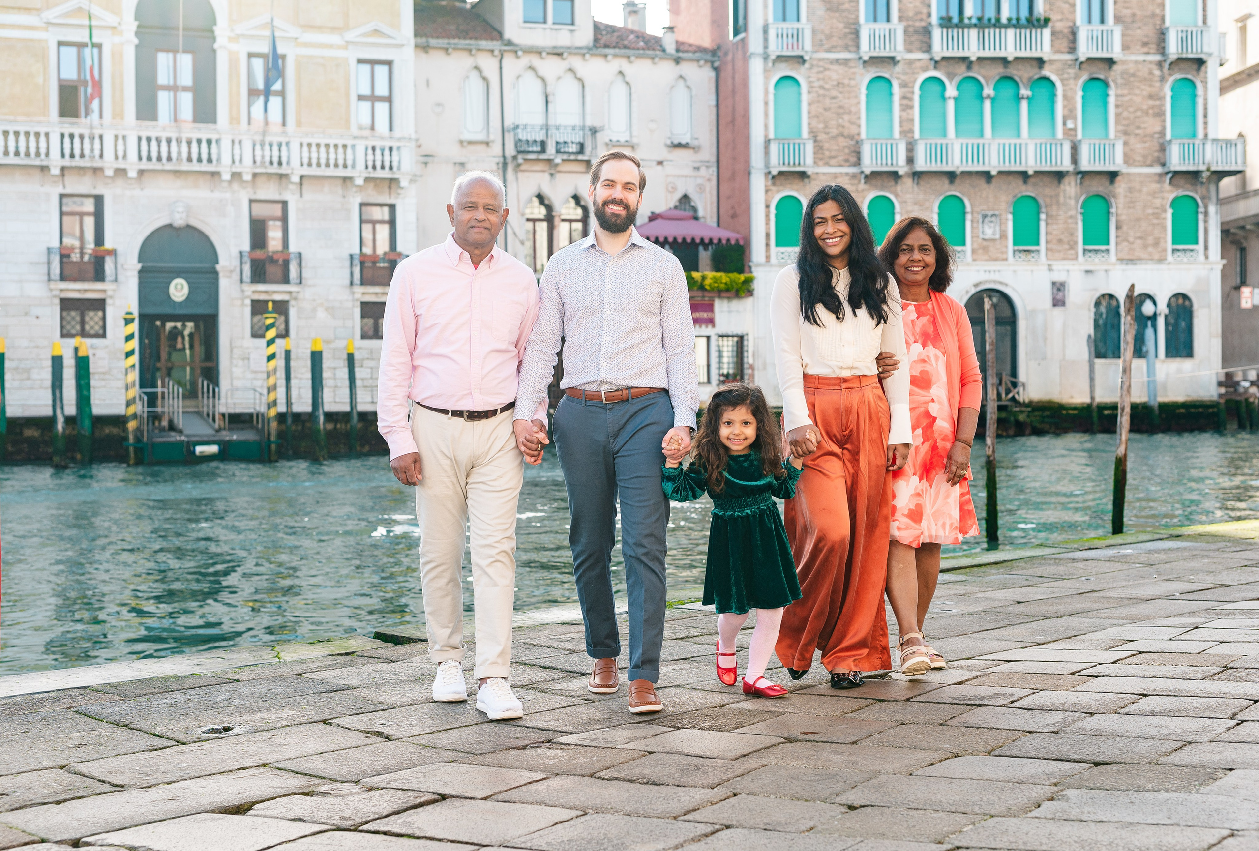 Family photoshoot in Venice. Photographer in Venice Anna Terzi