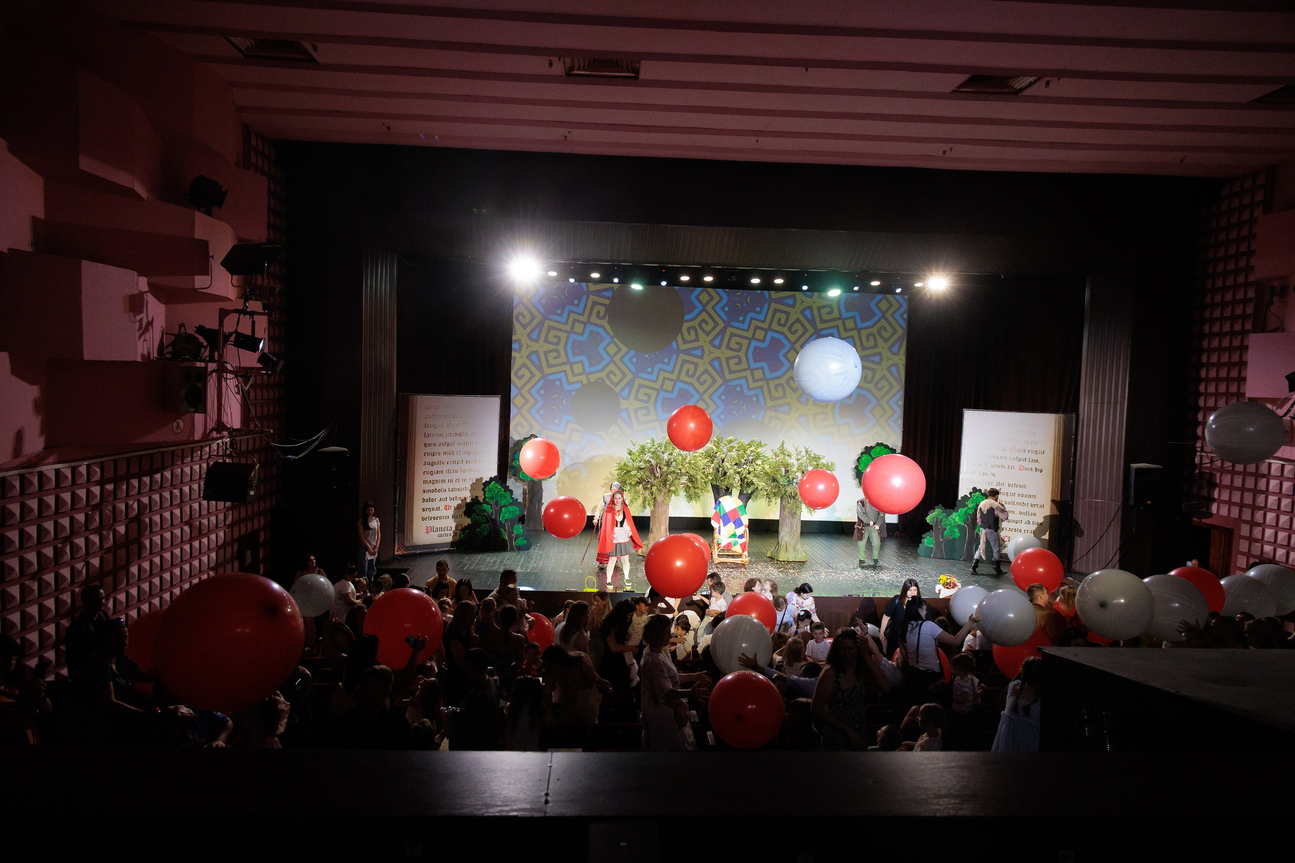 Povestea Scufita Rosie. Clounella. ✔️ Servicii foto si video in Chisinau Moldova - Cinematic.md