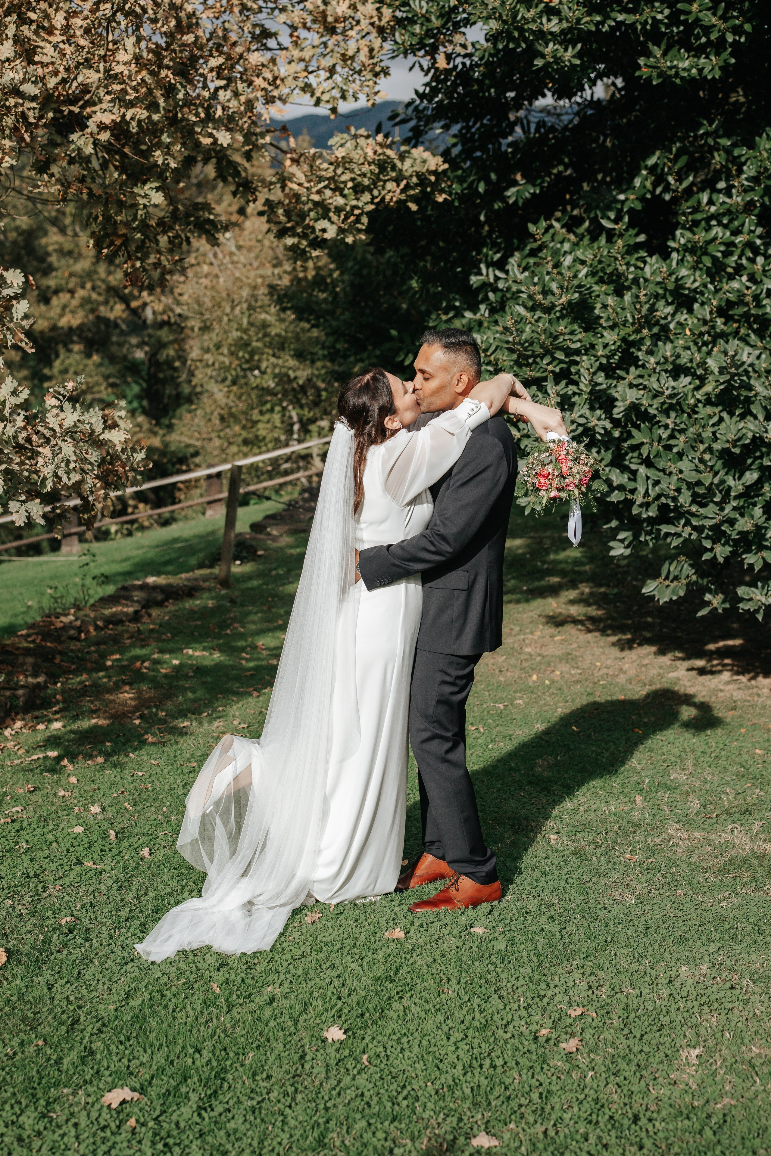 Aurelia+Anand, 02.11.2025, Olot. Fotógrafa de bodas en Cataluña