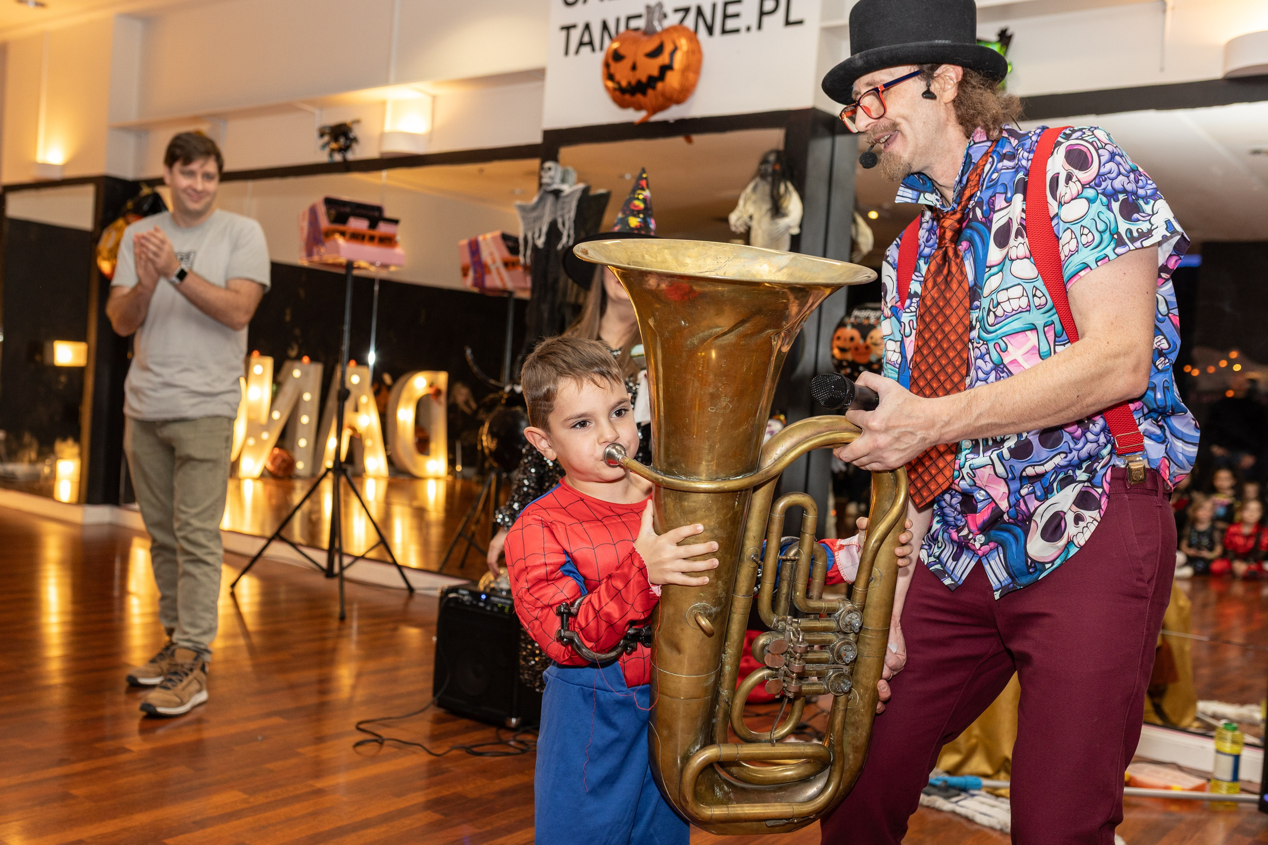 Leo dance studio Helloween 2025. Семейный и детский фотограф в Варшаве Мила Бобровская