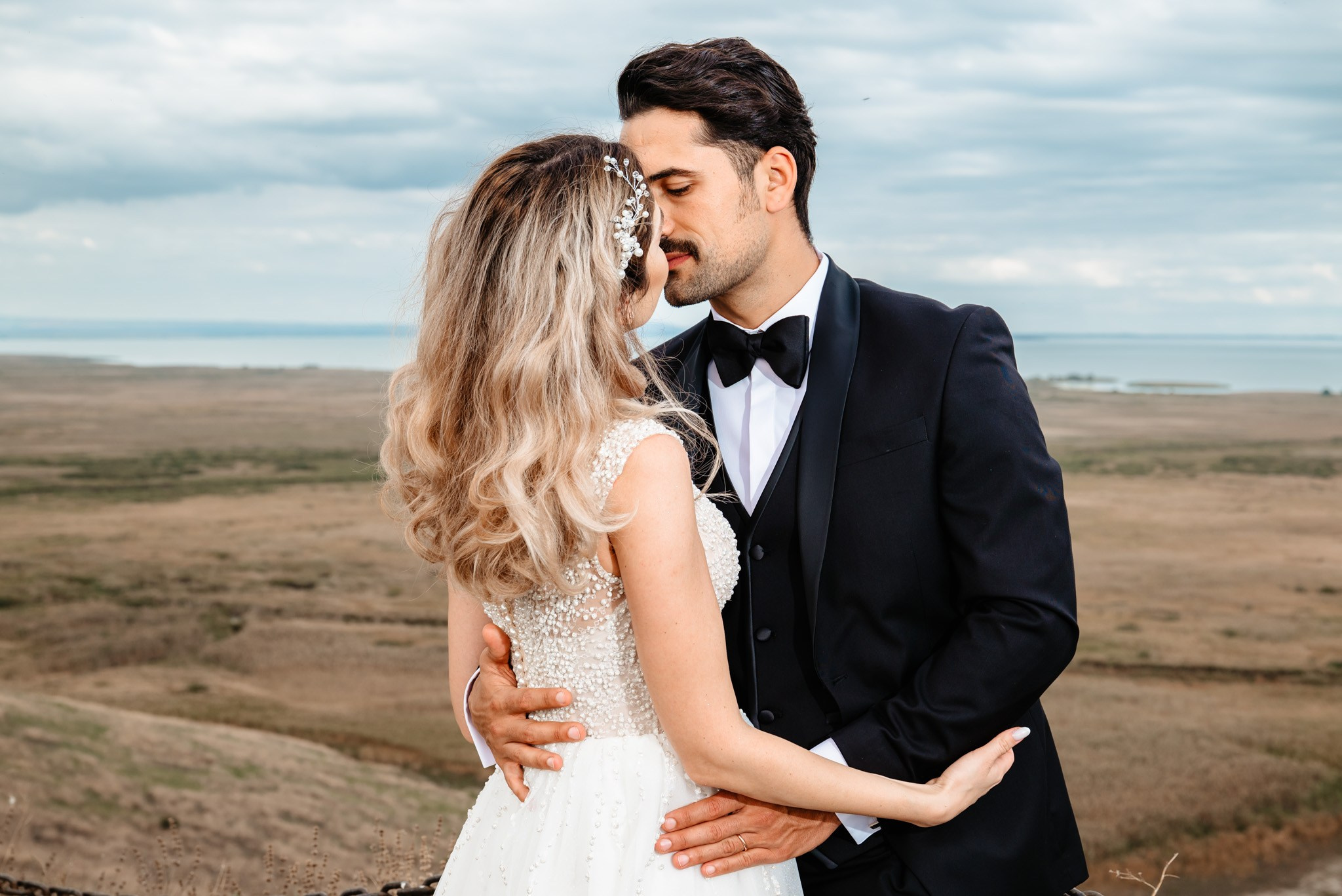 Alexandra & Robert. Www.besttalesstudio.com