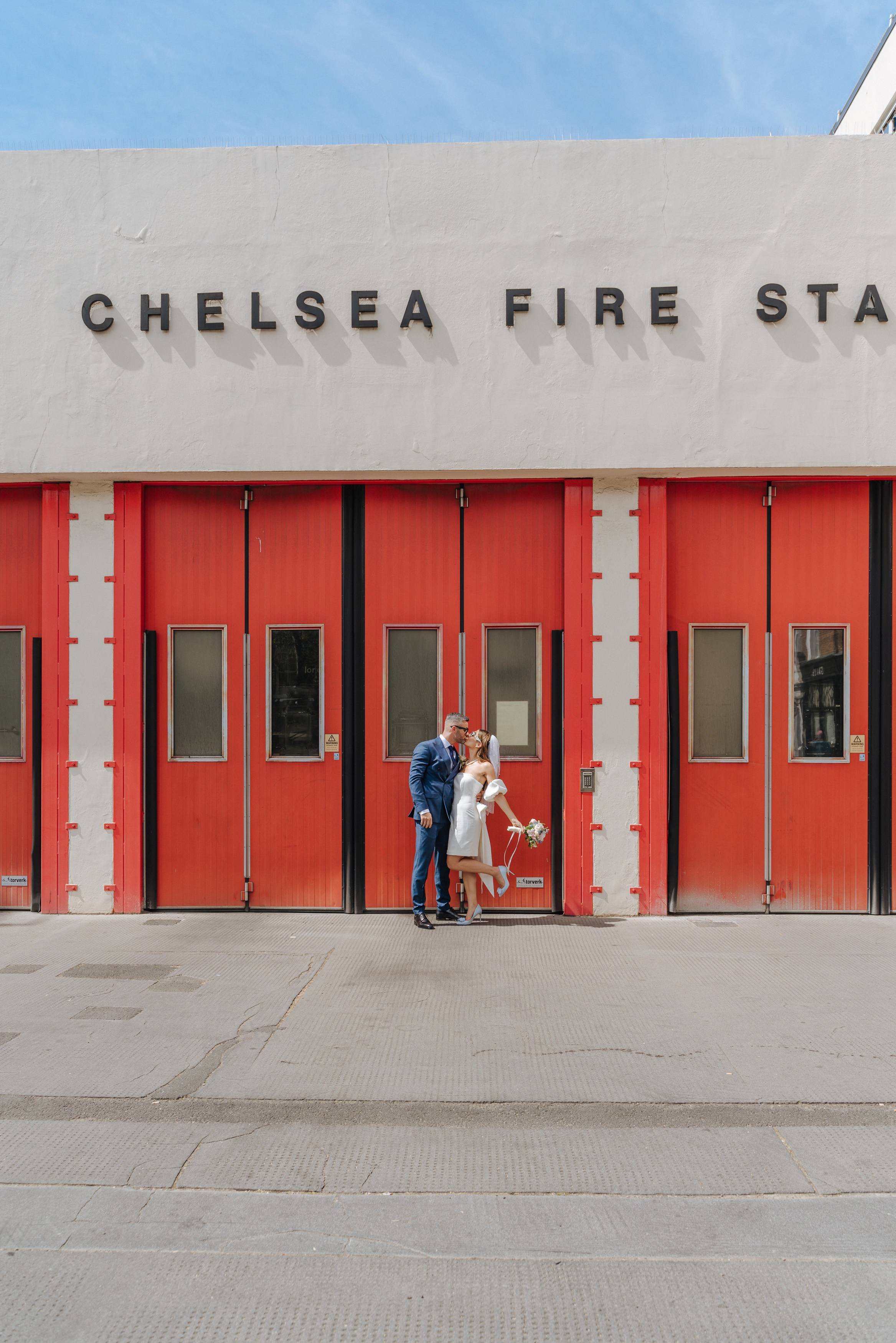 Civil ceremony at Chelsea Old Town Hall,  Wedding in Chelsea, Wedding in London,  wedding photographer in Chelsea, wedding photographer in London