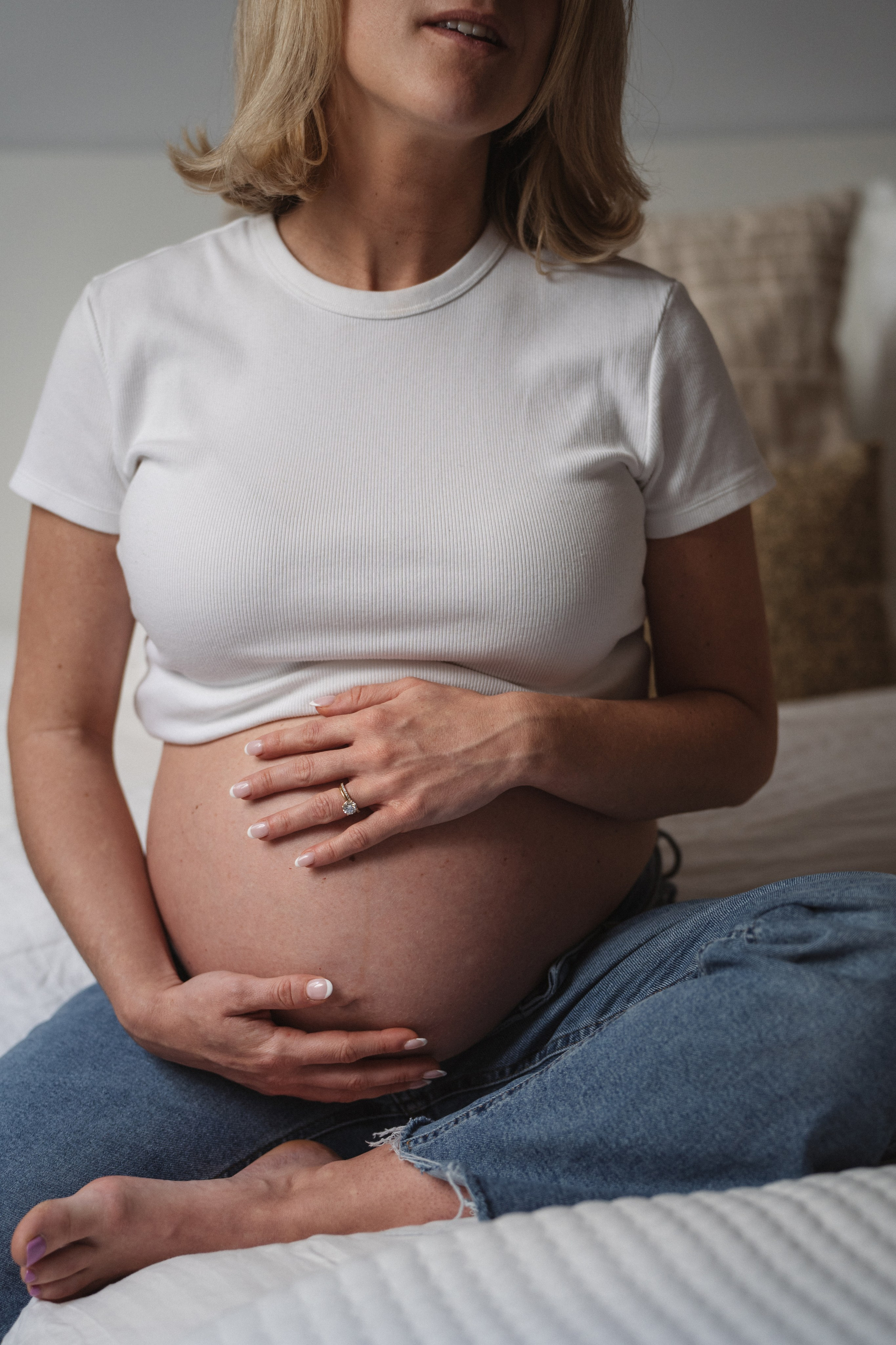 Pregnancy and family portrait photographer. maternity photoshoot. Photographer in Madrid, Spain. Alyona Belyaninova