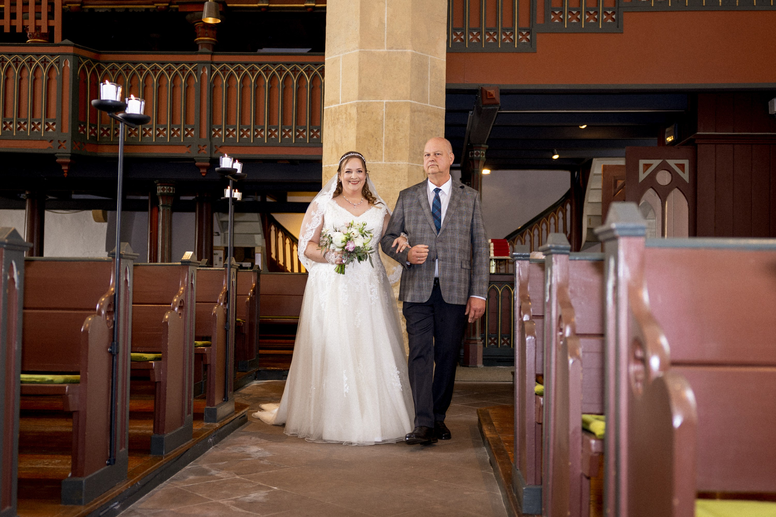 Kirchliche Trauung in Oerlinghausen. Hochzeitfotograf in Bielefeld