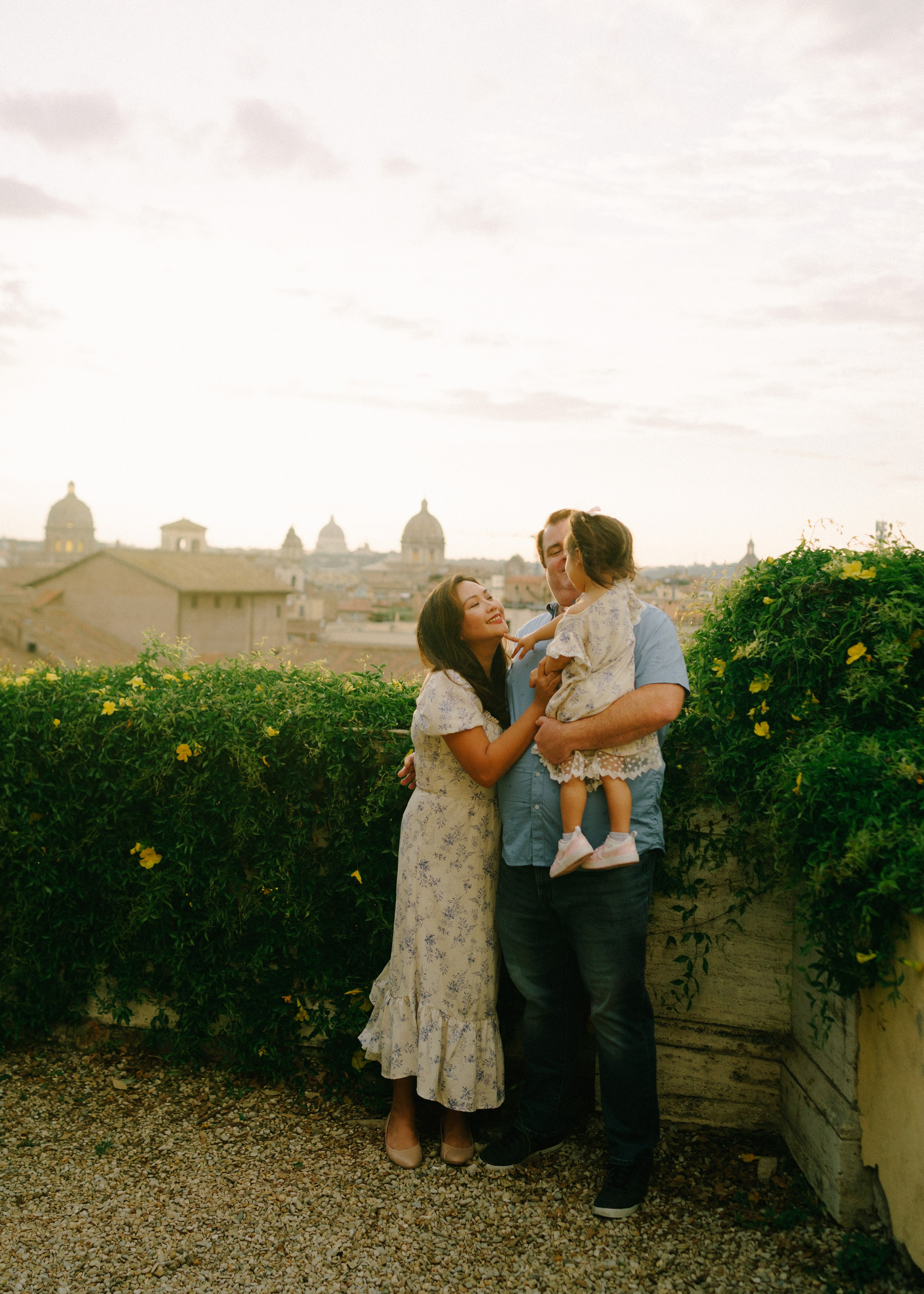 Colosseum Family shoot. Photographer in Rome and Italy. Stas Varych