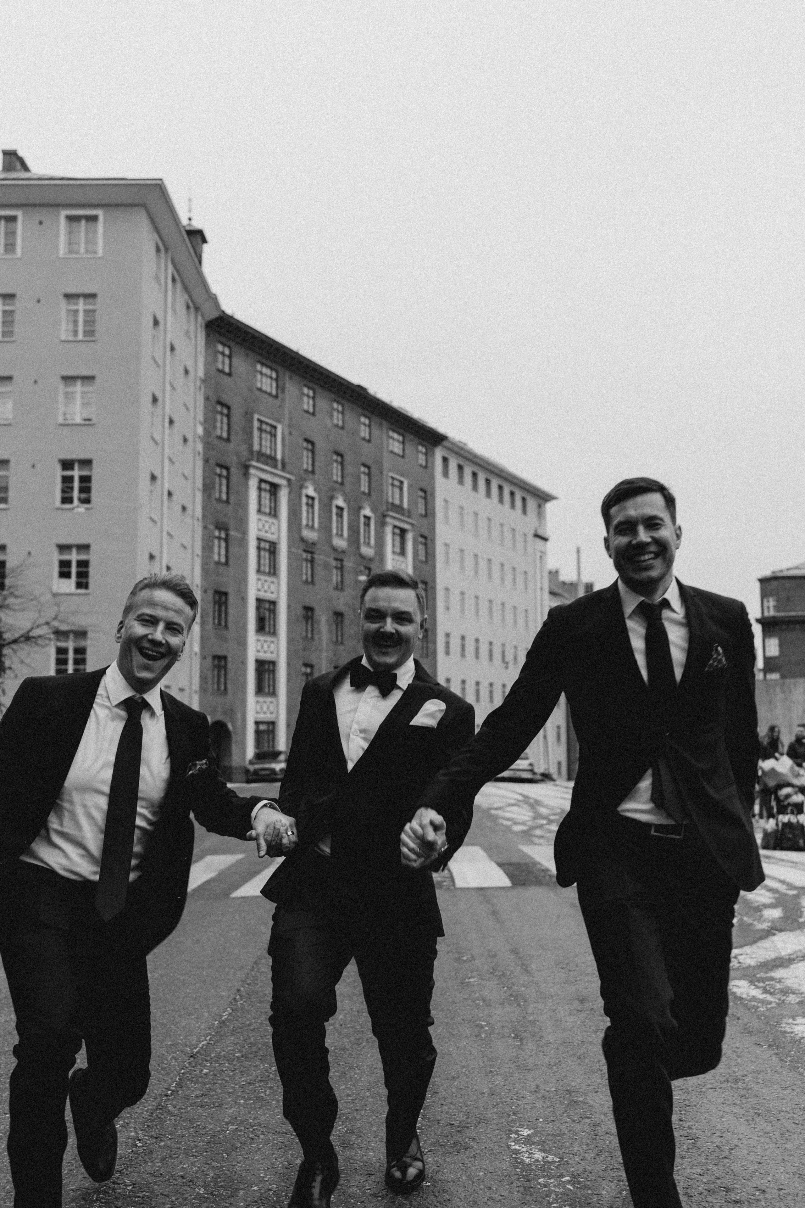 Wedding, city wedding, couple, lovestory, potrait. Wedding and portrait photographer in Helsinki Vickan O