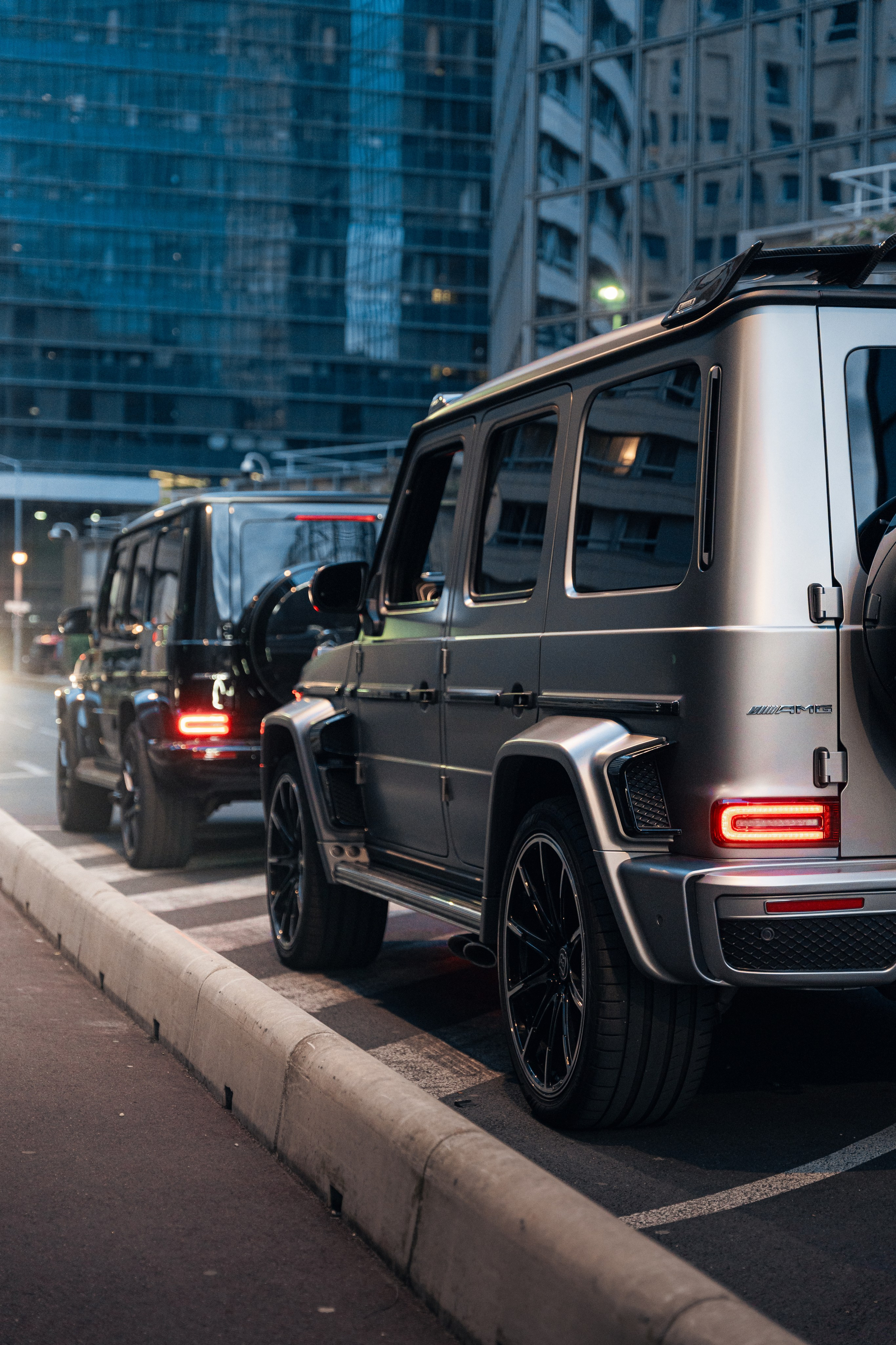 Mercedes G63 La Defense. Photographer in Paris — Vitalii Motruk