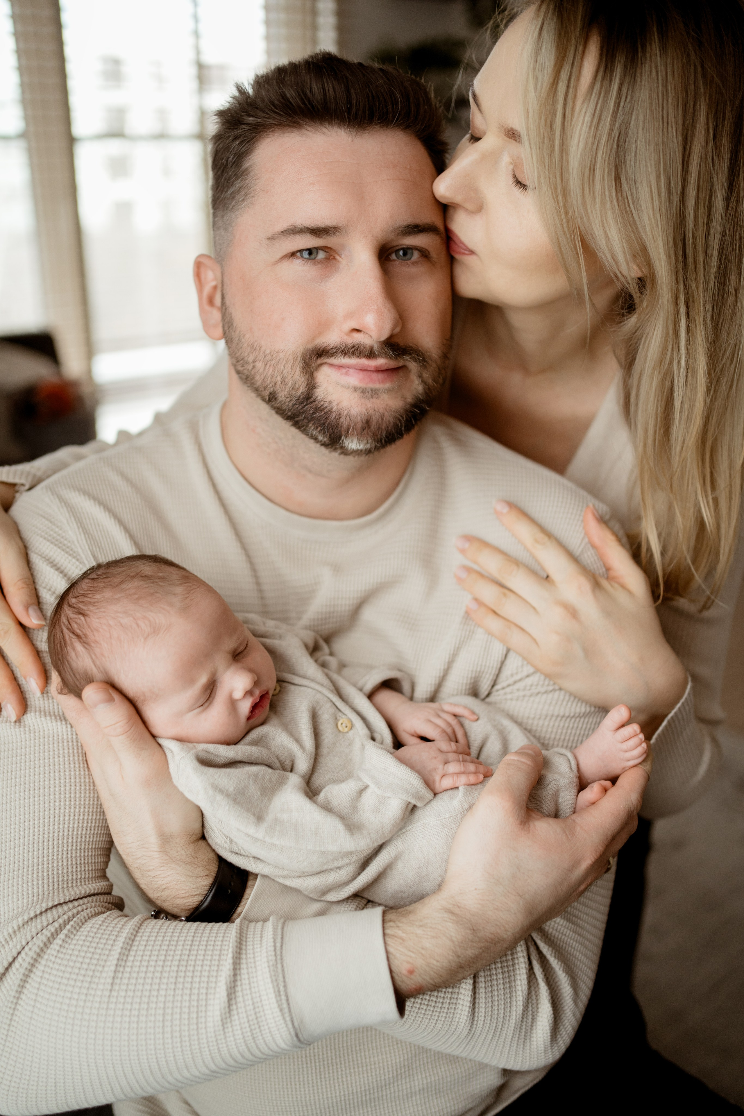 Sesja noworodkowa w domu. Fotograf Łódź - sesja ciążowa, noworodkowa, dziecięca. Studio w Łodzi