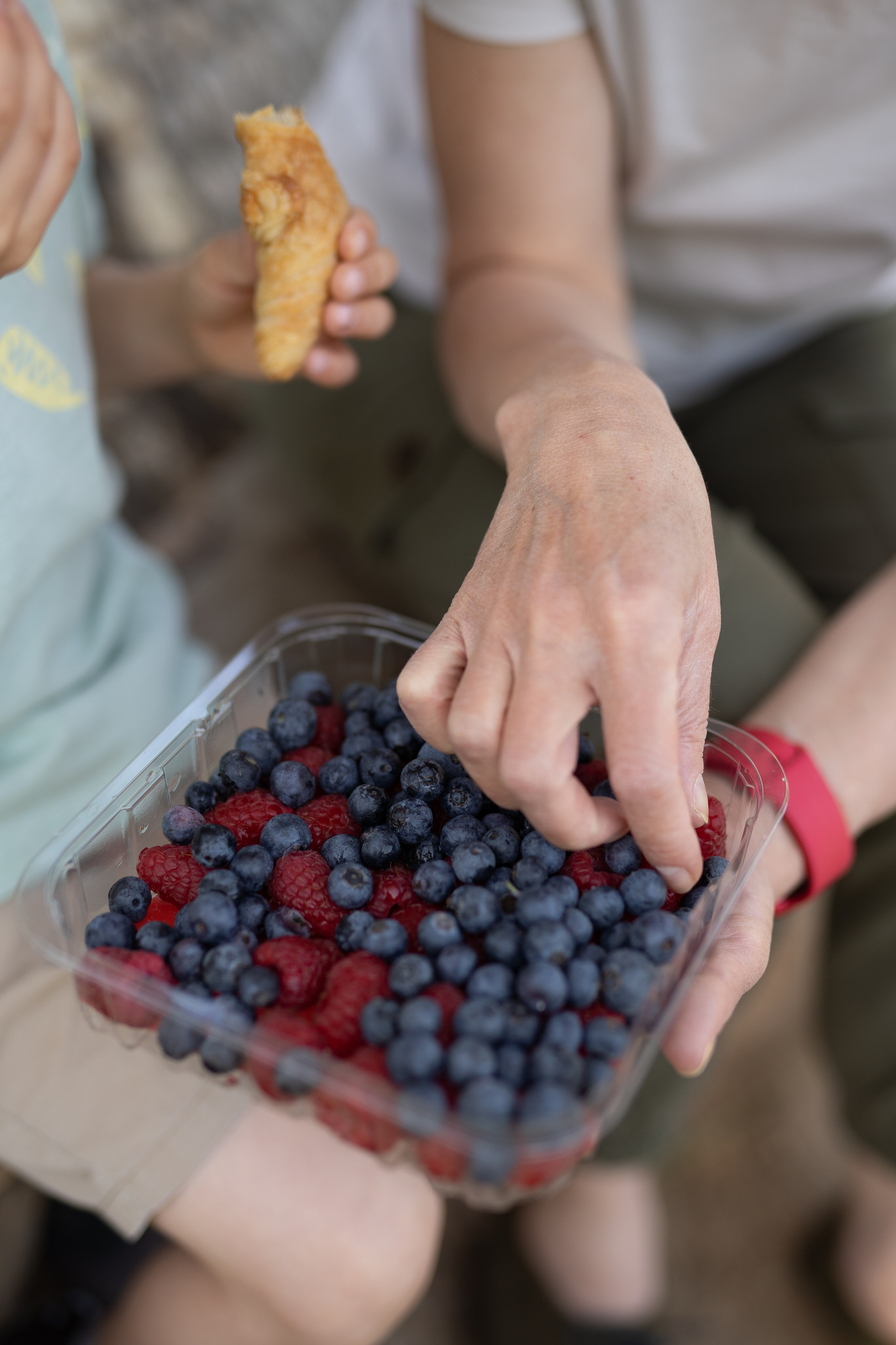 Grandmother with grandson photo shooting. Photographer in Madrid, Spain. Alyona Belyaninova