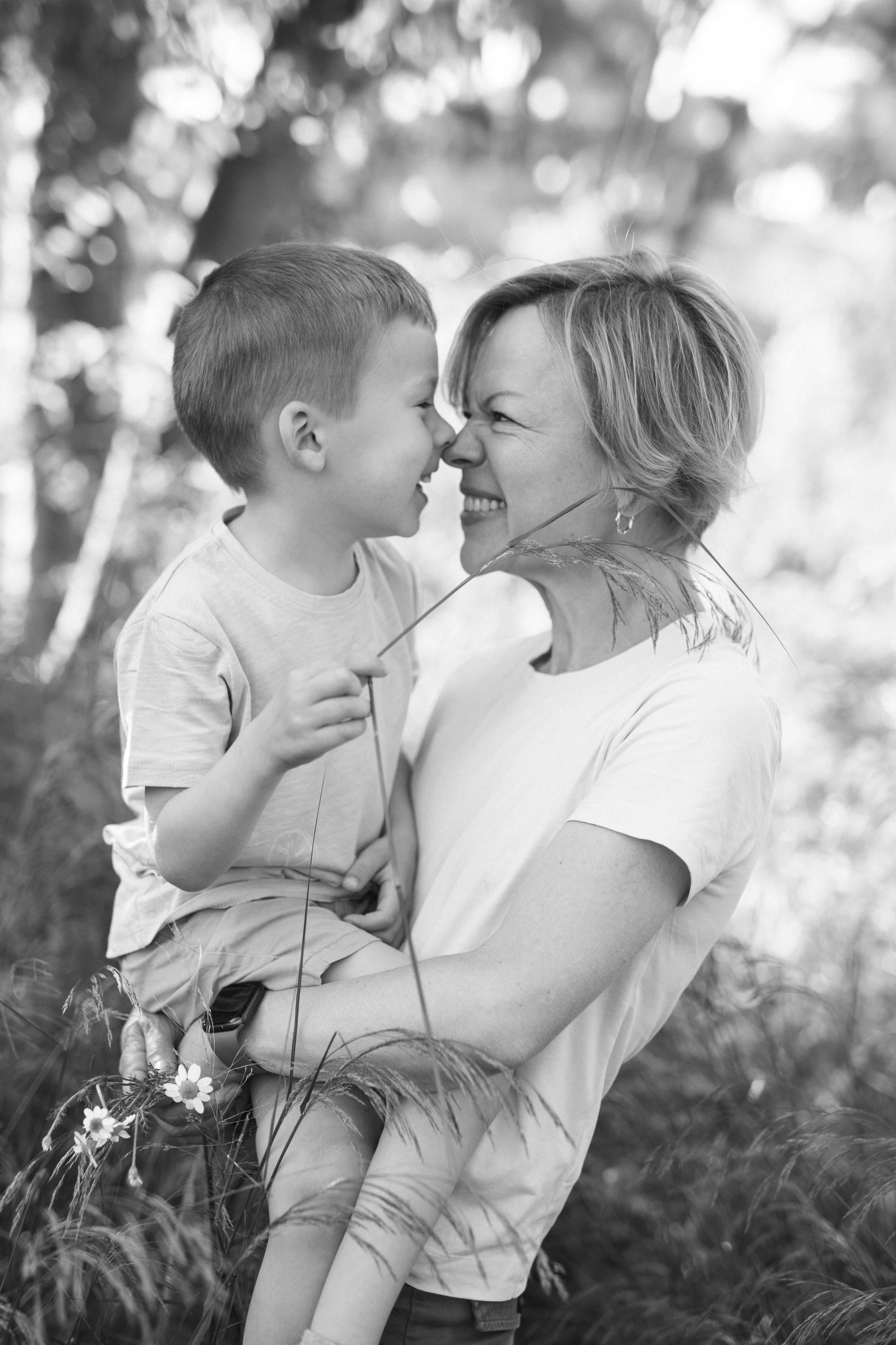 Grandmother with grandson photo shooting. Photographer in Madrid, Spain. Alyona Belyaninova