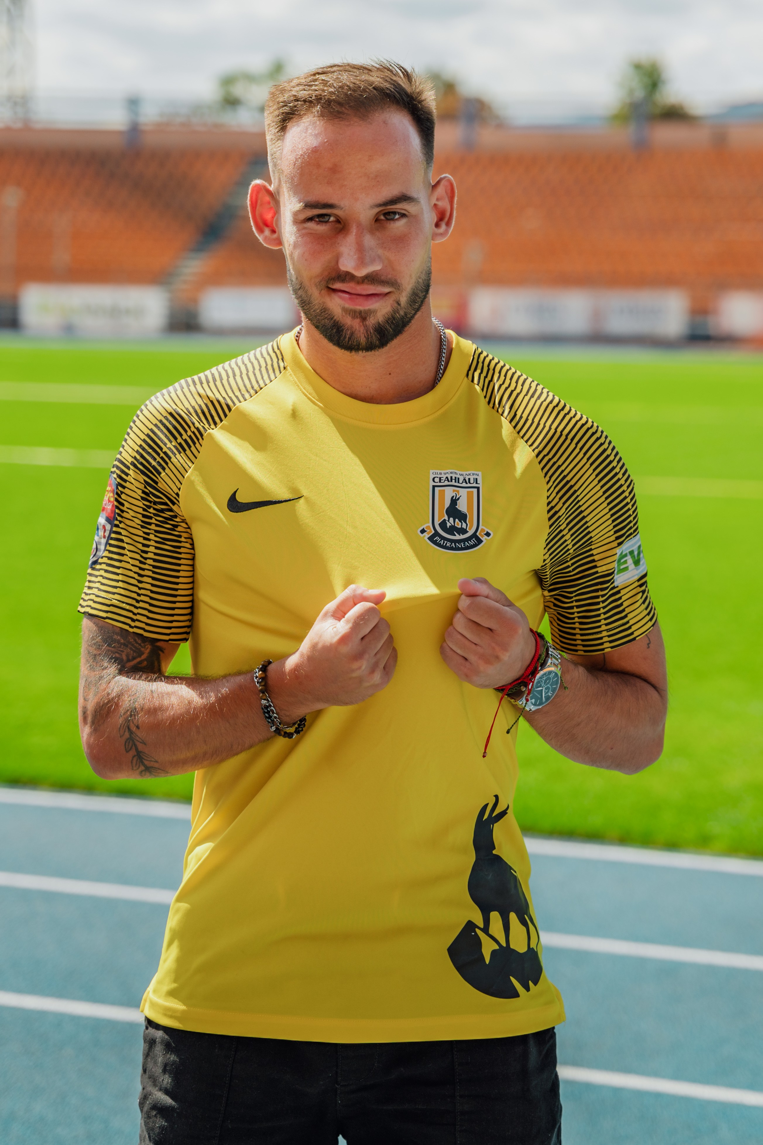 Folha. Dragosbaciuartphotographer