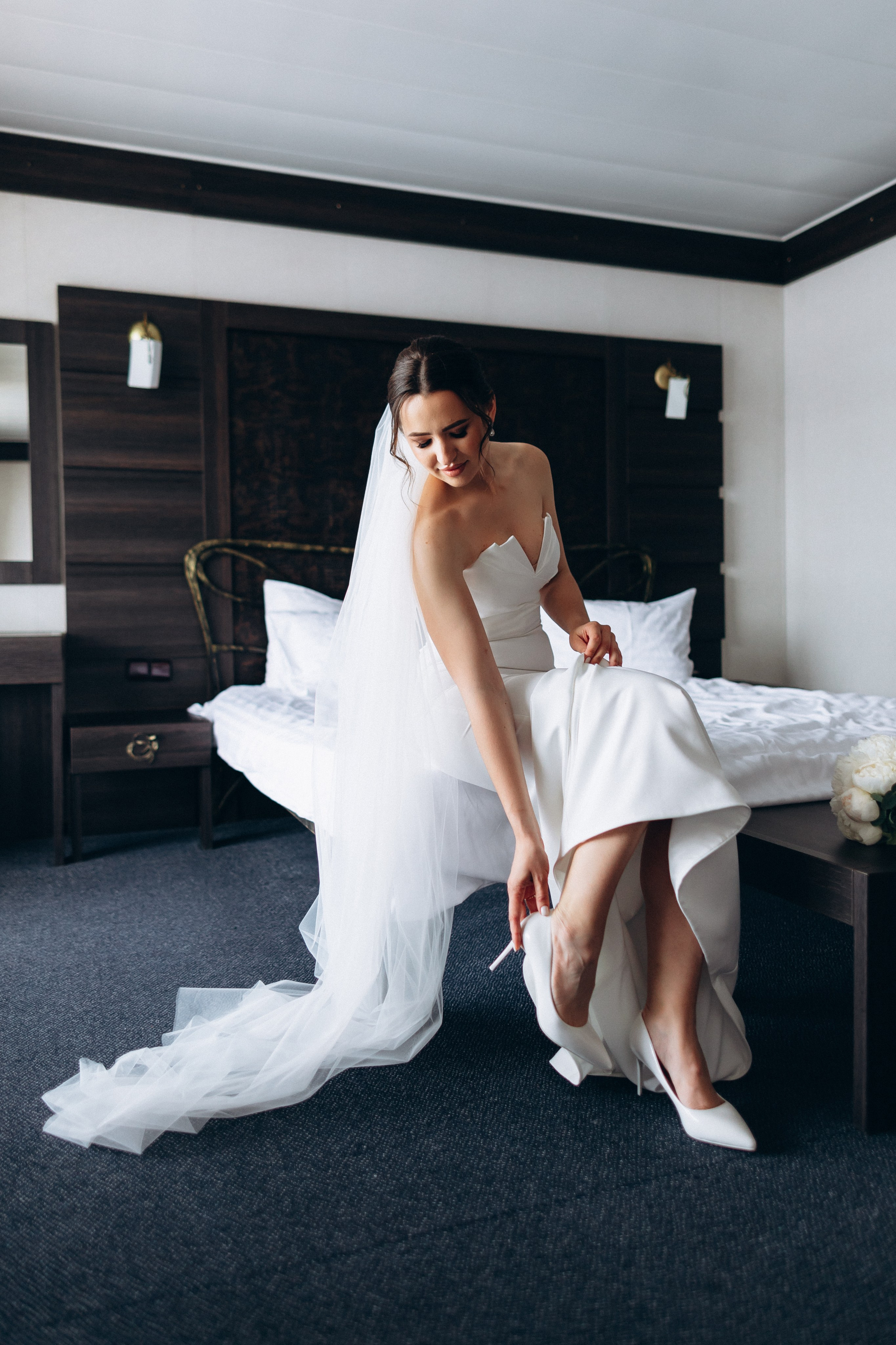 White Wedding. Wedding and Family Photograph