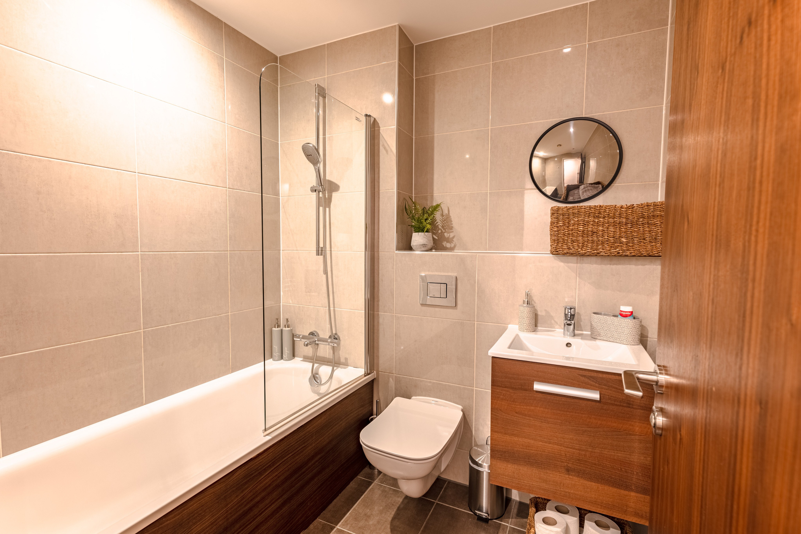 Ricco Stays. Sola SLY | London Photographer and Videographer