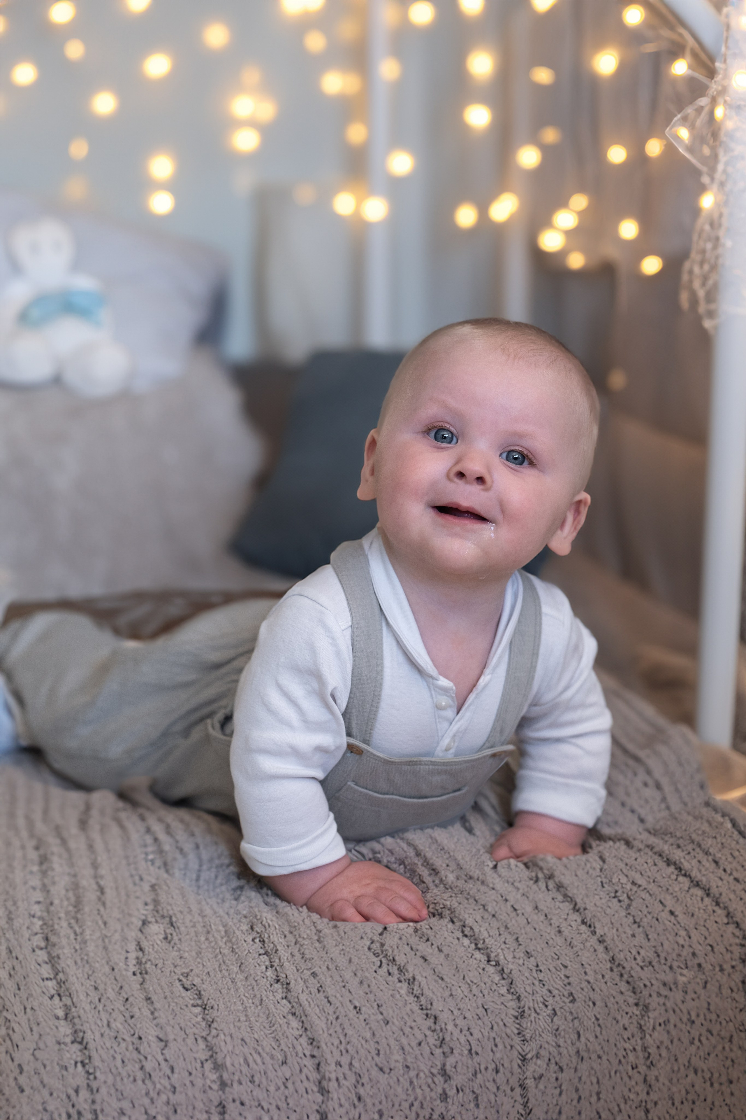 Sußer Junge. Newborn Baby Fotografie Flensburg Babyfotoshooting