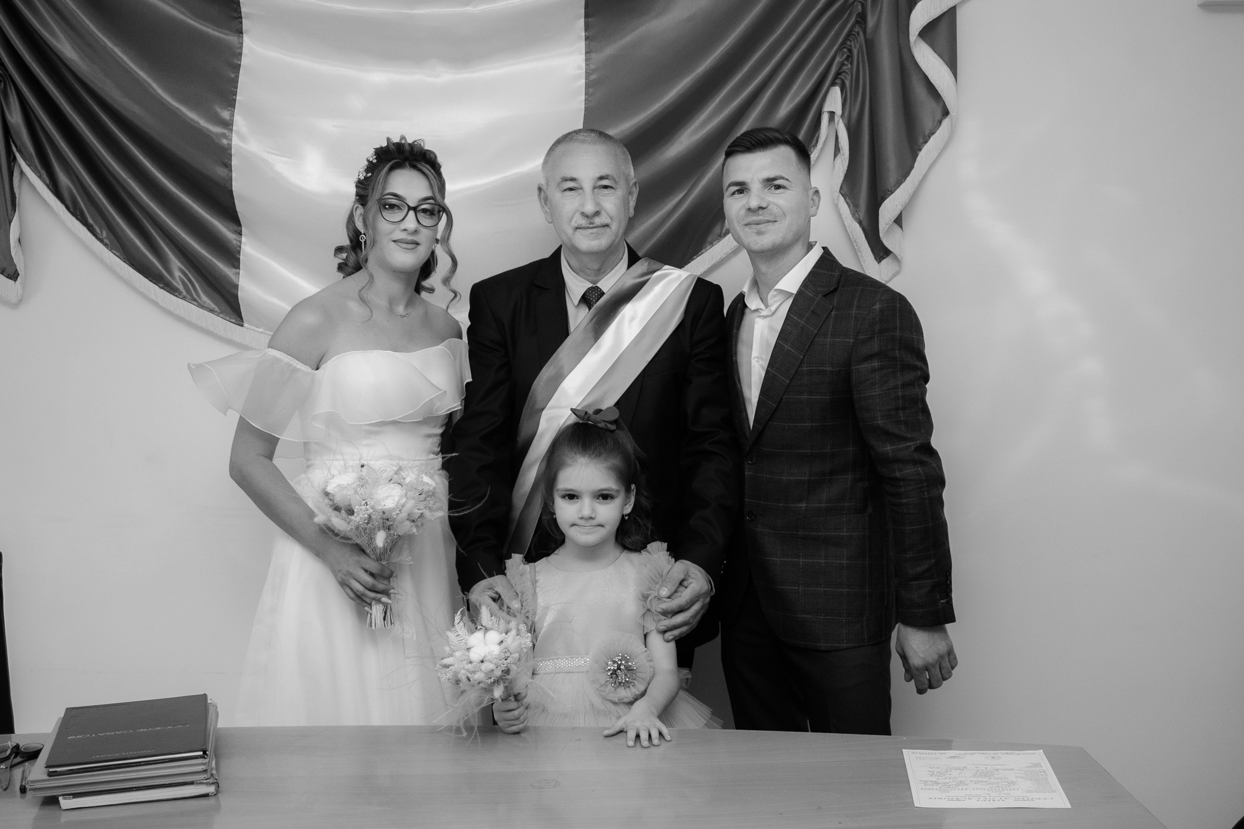 Oana & Vasile. Fotograf si videograf — evenimente si studio