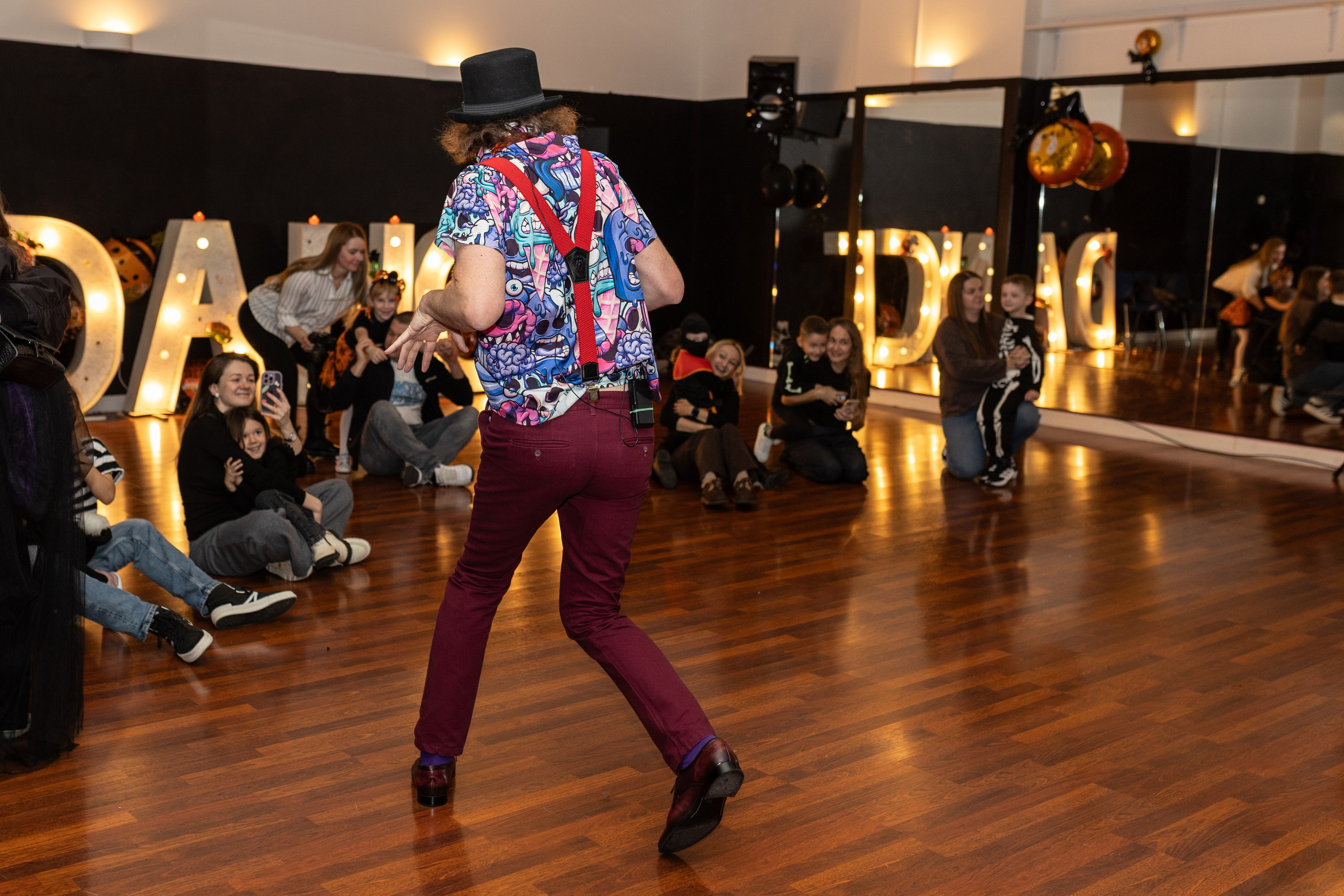 Leo dance studio Helloween 2025. Семейный и детский фотограф в Варшаве Мила Бобровская