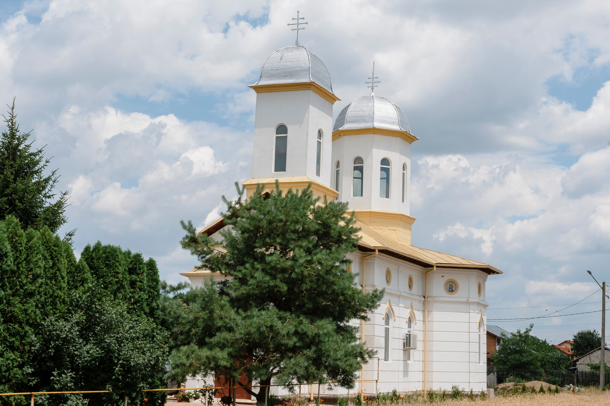 Fotografii Nunta + Botez Ciresul Salbatic. MDimaFotoStudio. Fotograf de nuntă, evenimente private și de familie