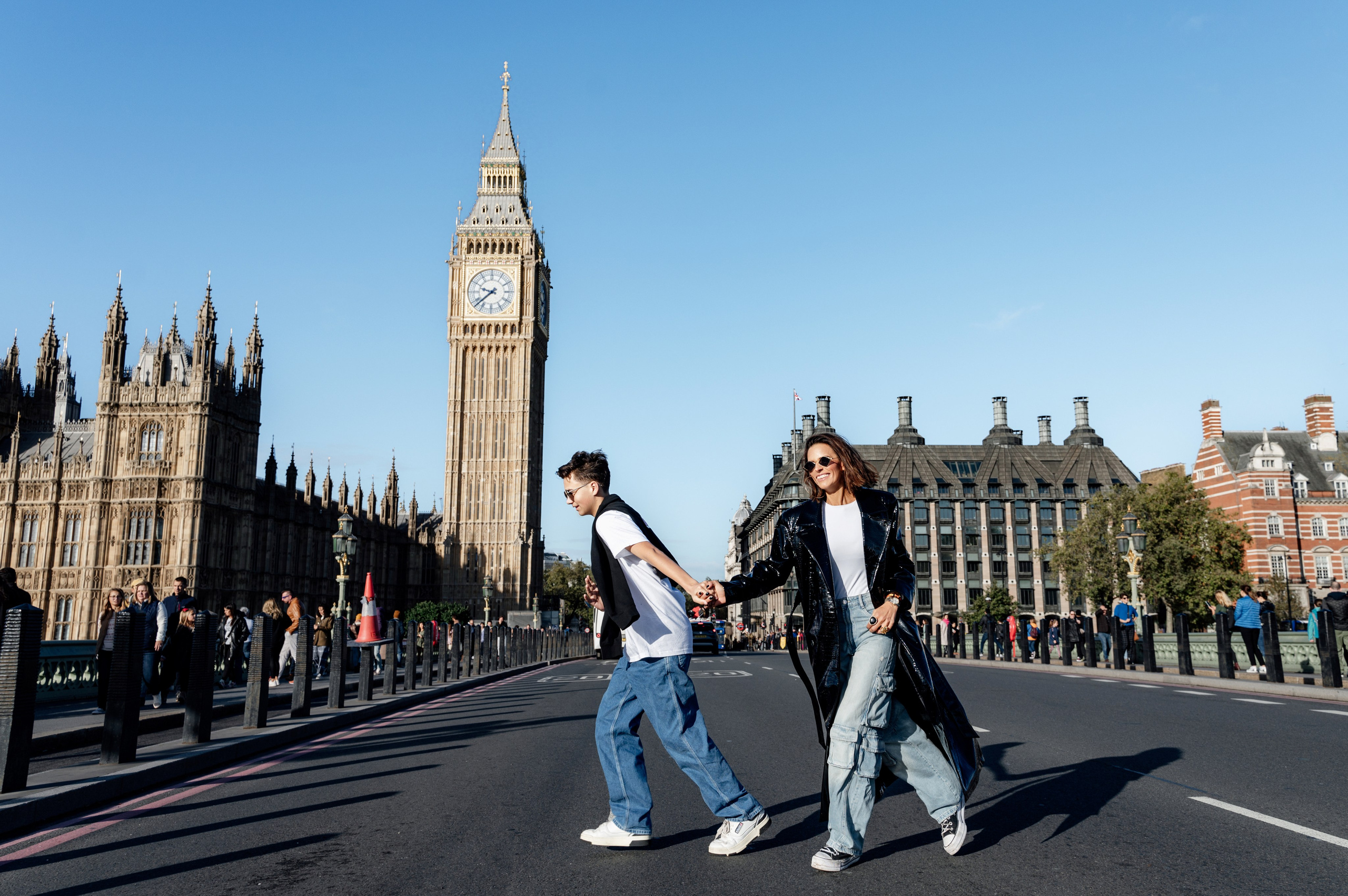 Tower Bridge+Westminster Carmela with son. FAMILY AND WEDDING PHOTOGRAPHER IN LONDON MARINA RIVA