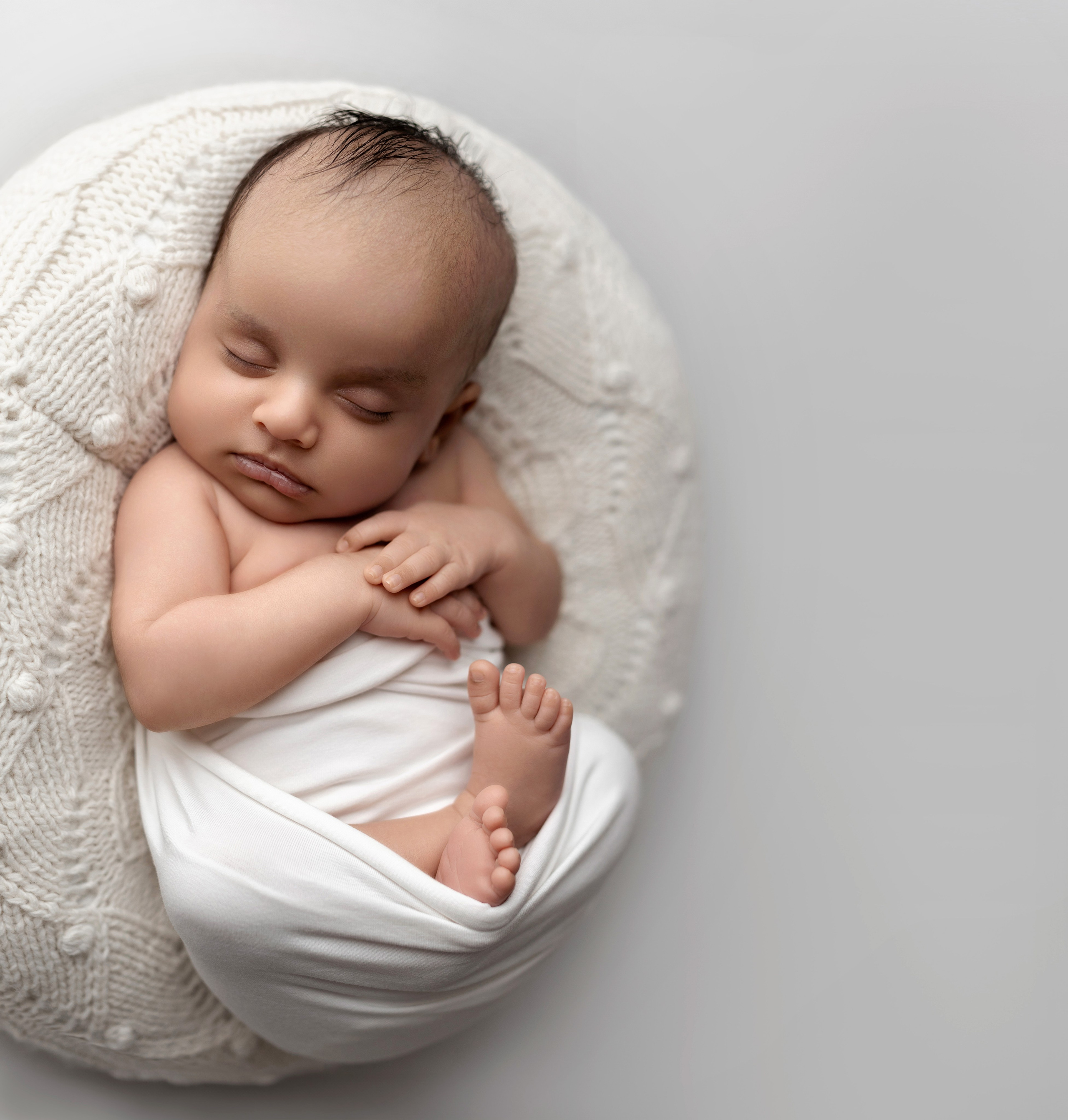 Newborn, kids, family photographer based near Zurich, Switzerland