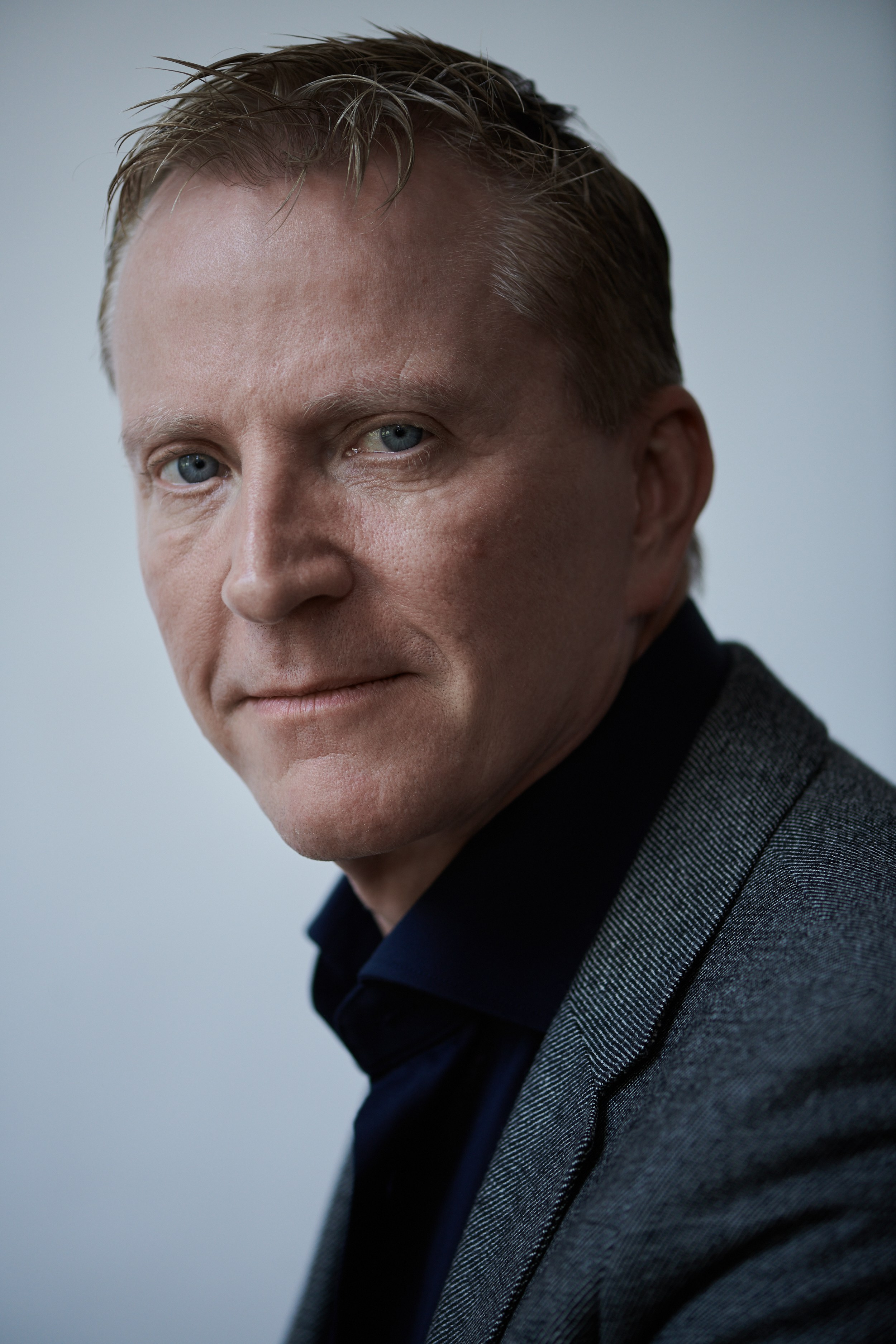 Business headshot of man. Portrait Photographer in Brussels & Amsterdam — Victoria Ushkanova