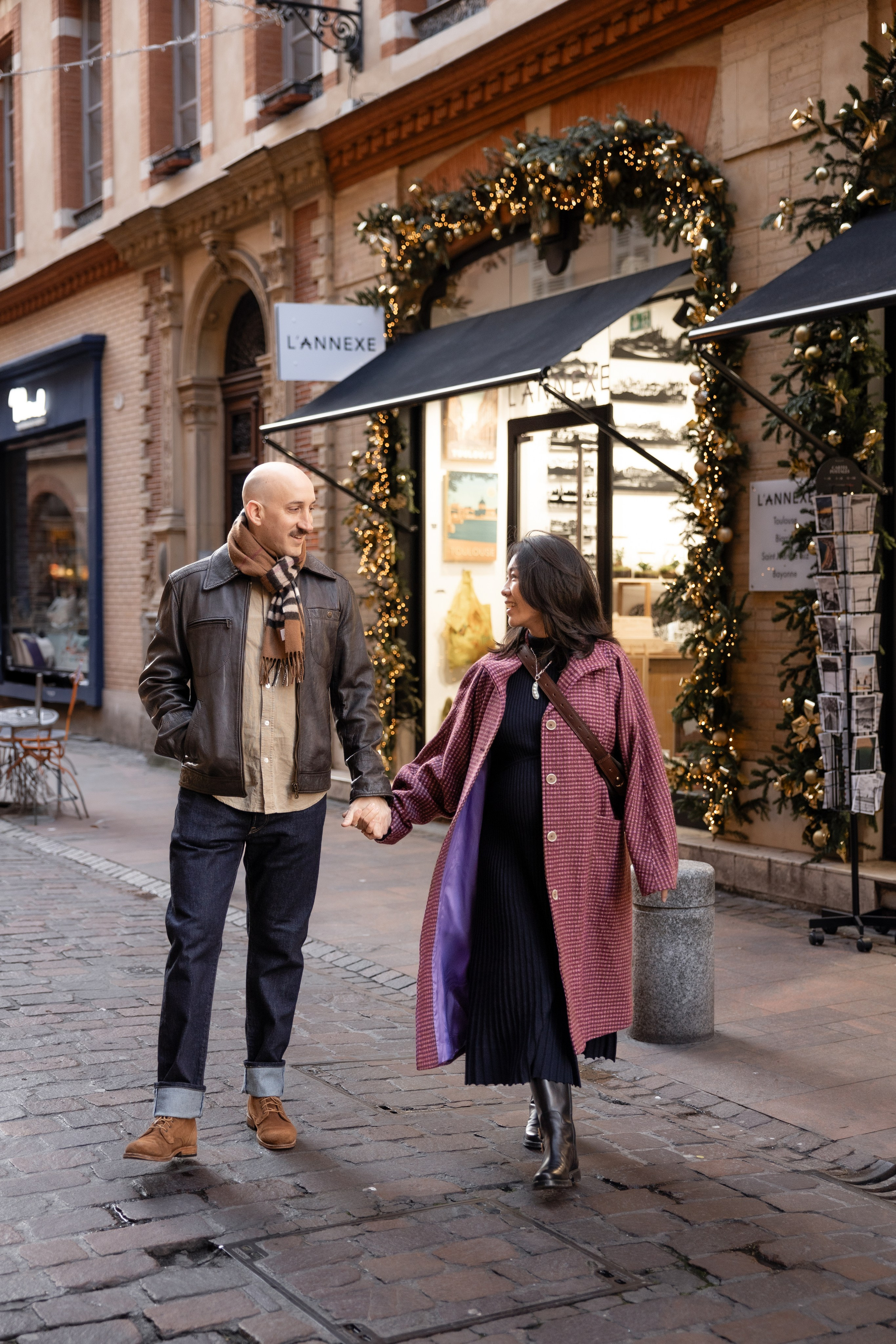 Christmas maternity photo session in Toulouse. Eugenie Smirnova — wedding, corporate and lifestyle photographer in Toulouse and Southwest France