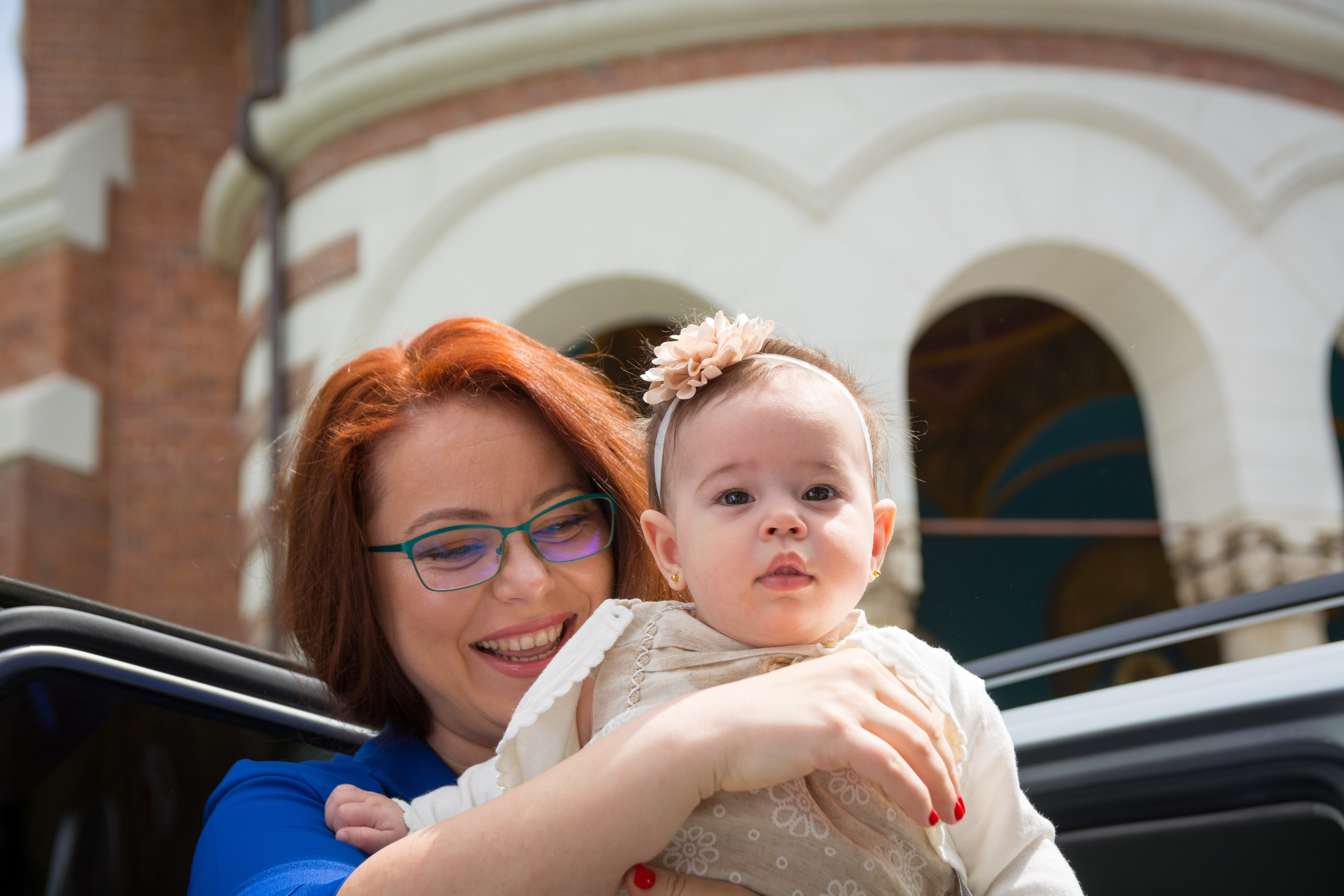Fotograf botez, sedinta foto acasa, fotografii cu bebe, fotograf profesionist botez Bucuresti, sedinta foto de familie, sedinta foto cu bebe, fotografii la botez acasa, fotografii pregatiri bebe, botezul bebelusului, obiceiuri la botez, fotograf pentru botez, oferta foto botez, fotograf profesionist Bucuresti, botezul.