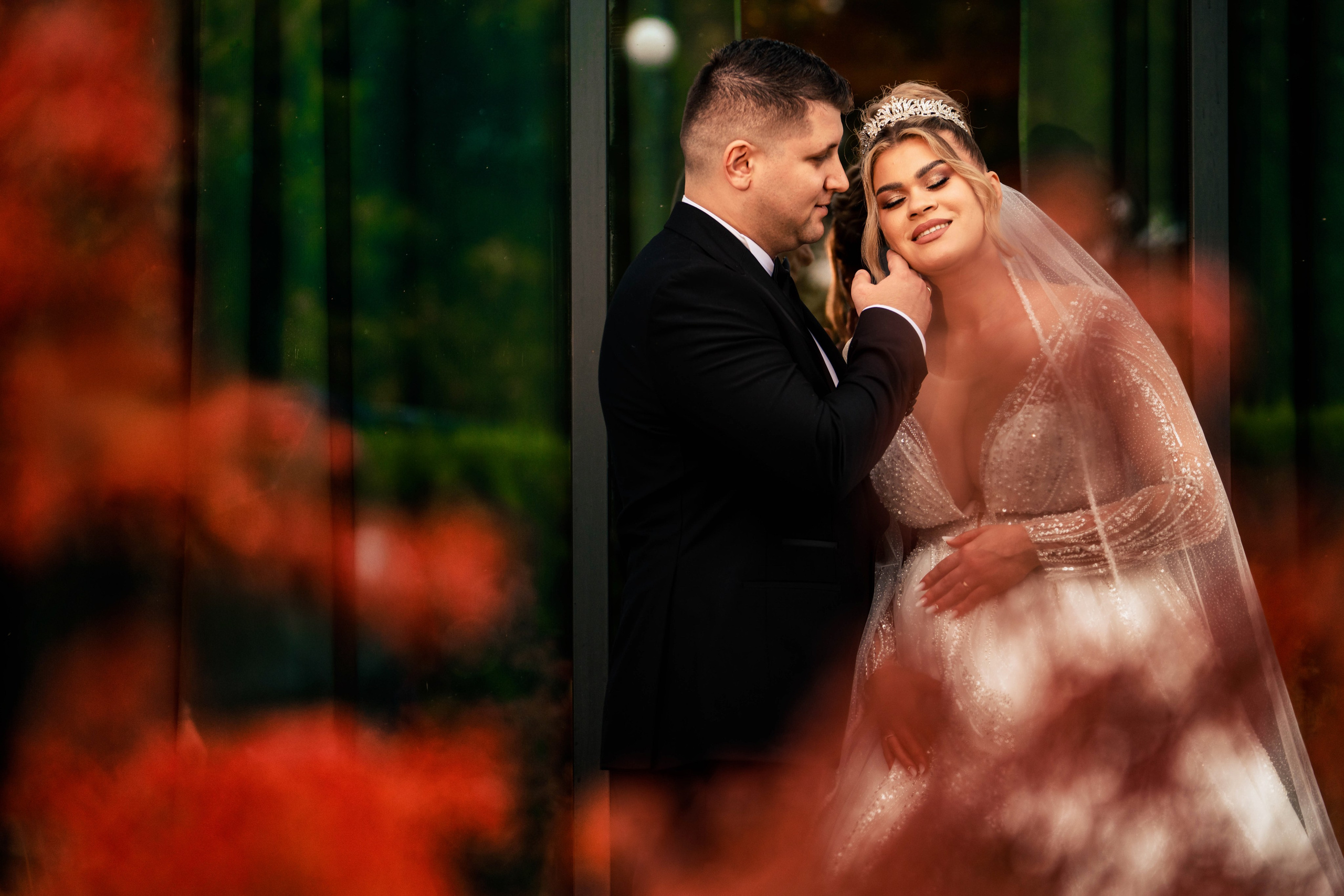 Andreea, Damian si Aris. Acasă