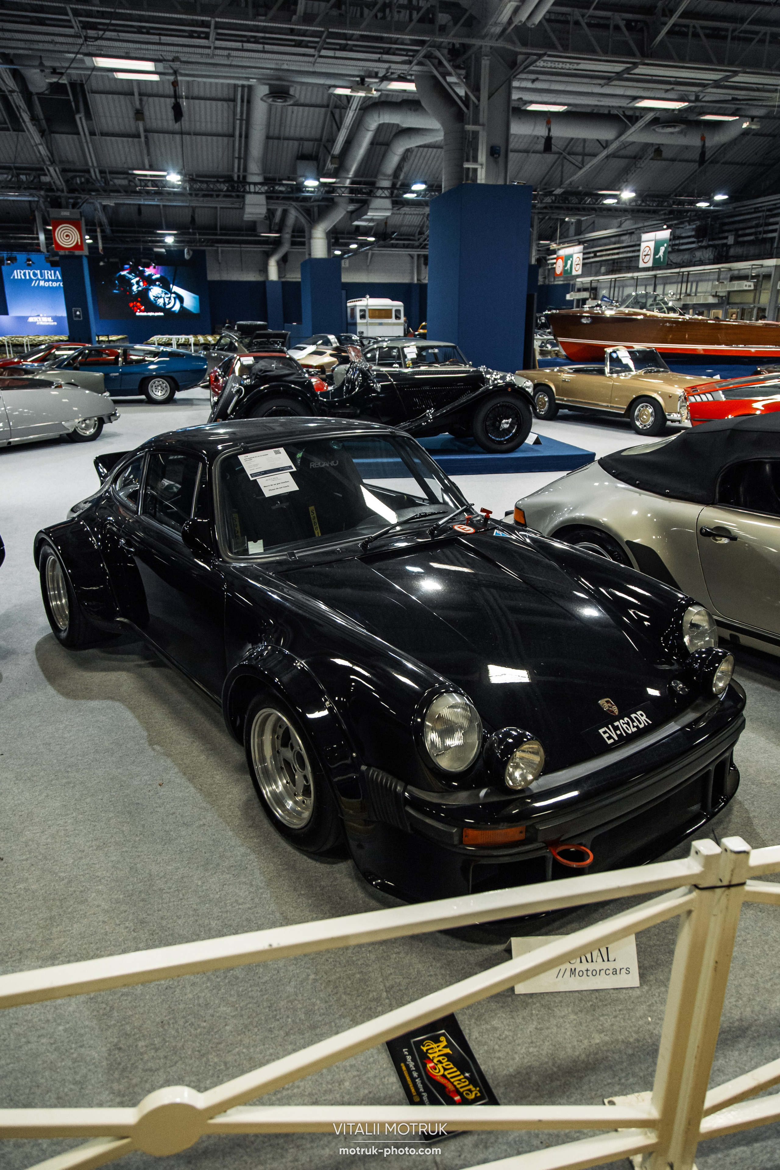 Retromobile 2023. Photographer in Paris — Vitalii Motruk