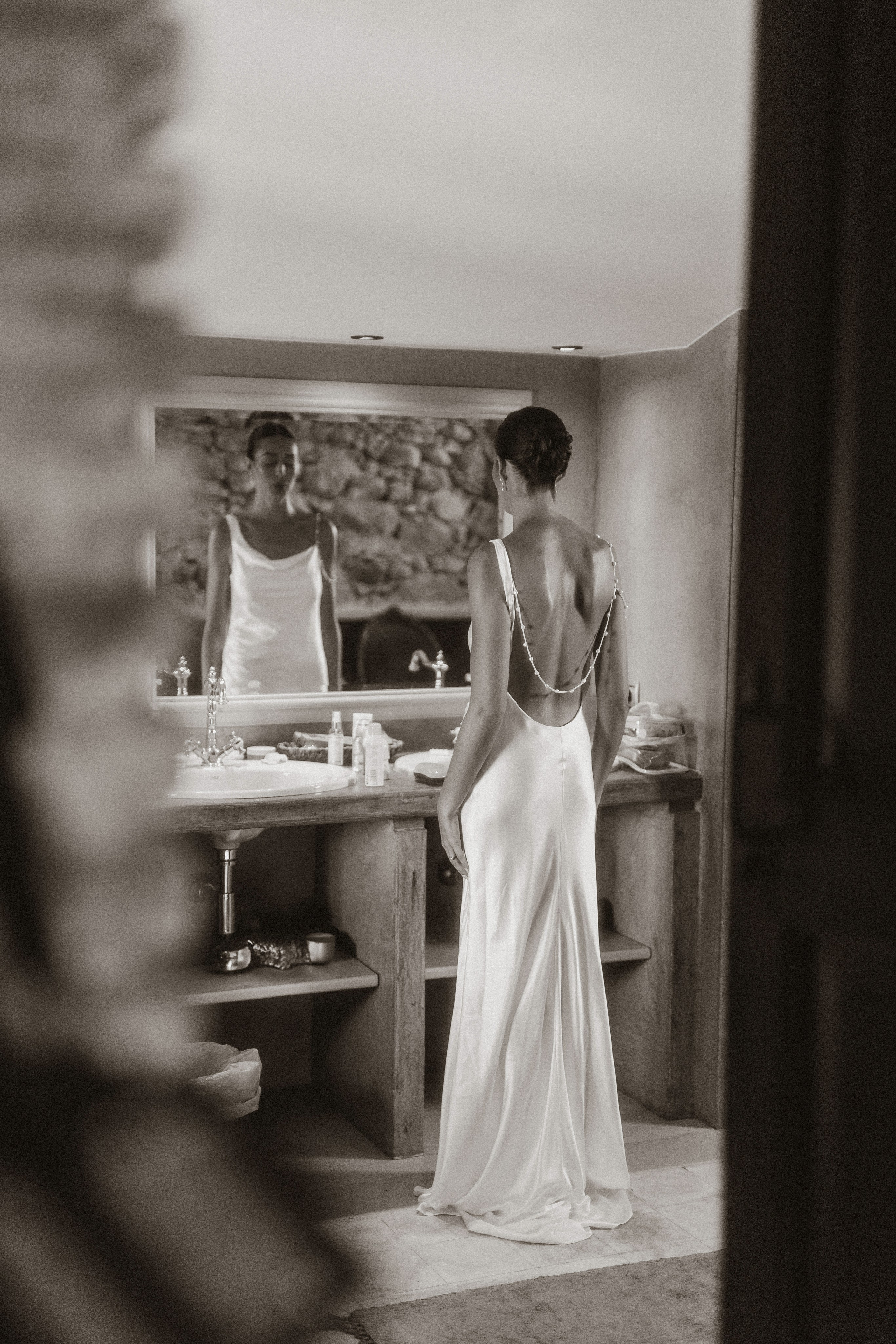 Lauren & Jamie. Hotel Castell d’Emporda. Paola wedding photographer / videographer in Barcelona