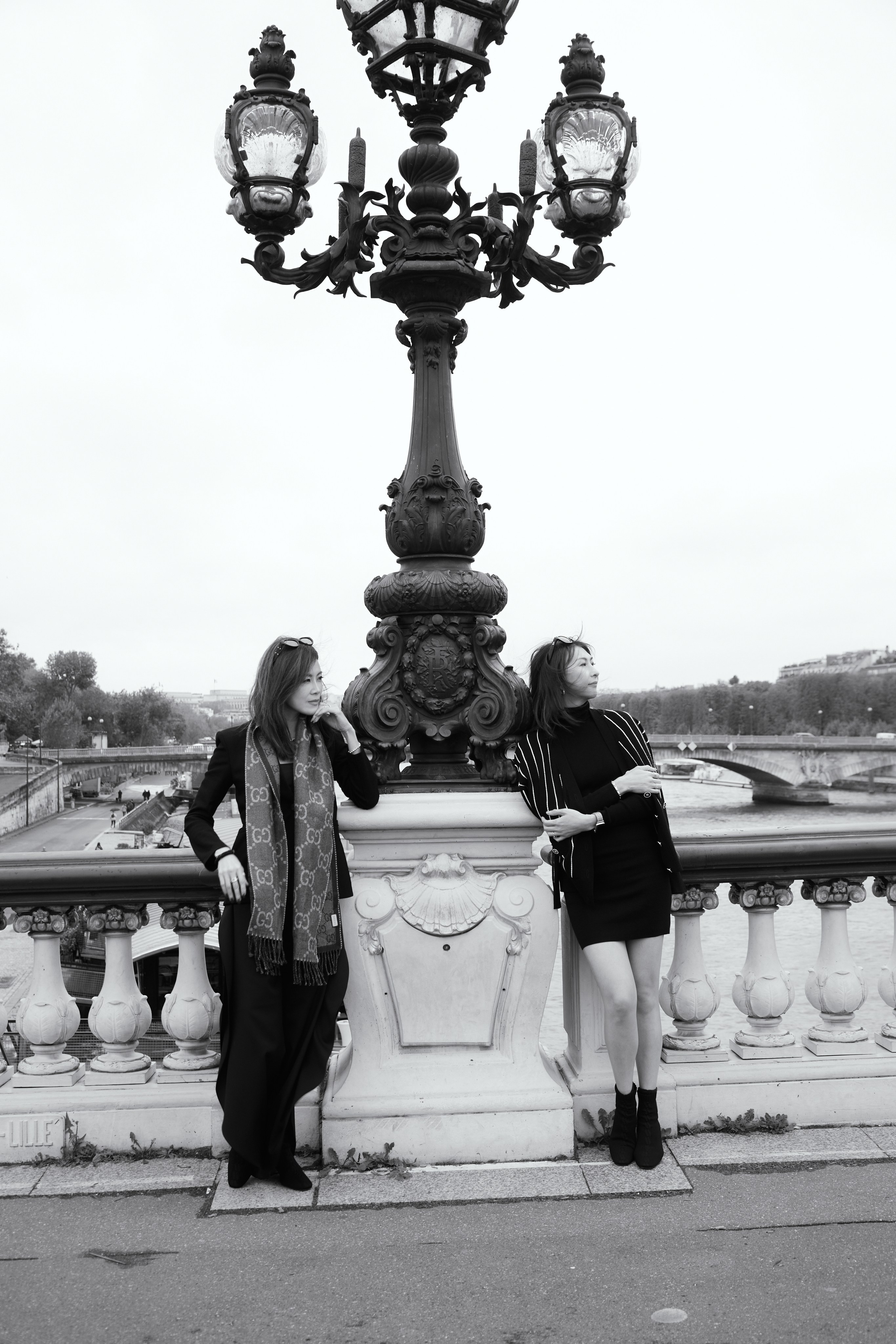 Friends. Photographer in Paris