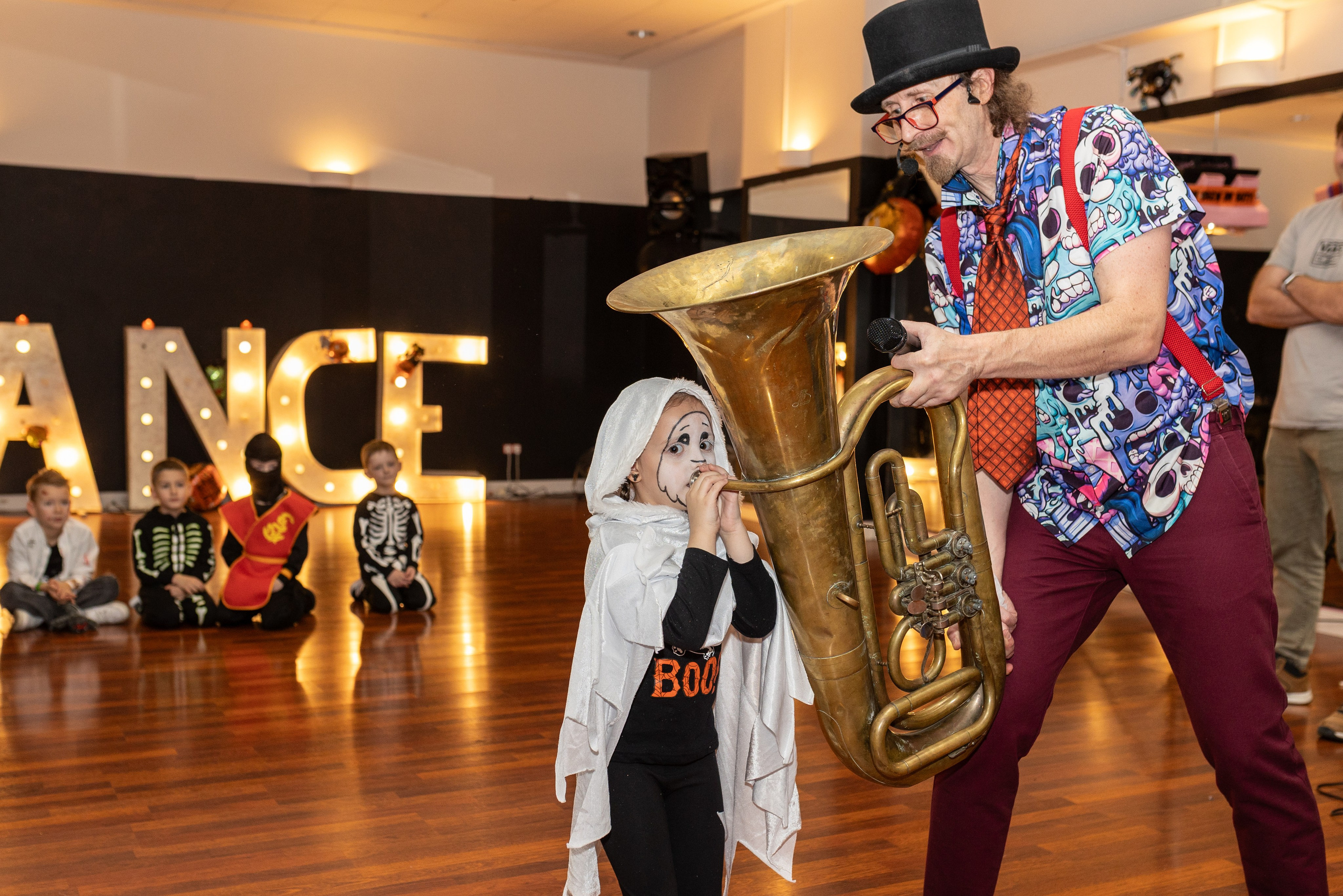 Leo dance studio Helloween 2025. Семейный и детский фотограф в Варшаве Мила Бобровская