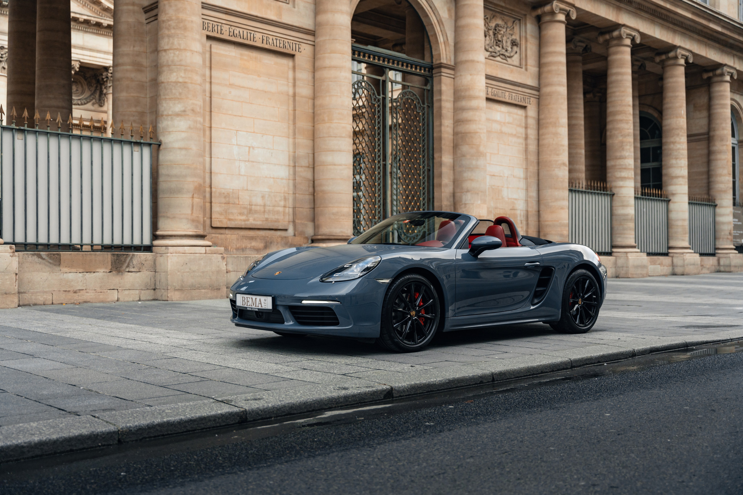 Porsche 718 Boxster. Photographer in Paris — Vitalii Motruk