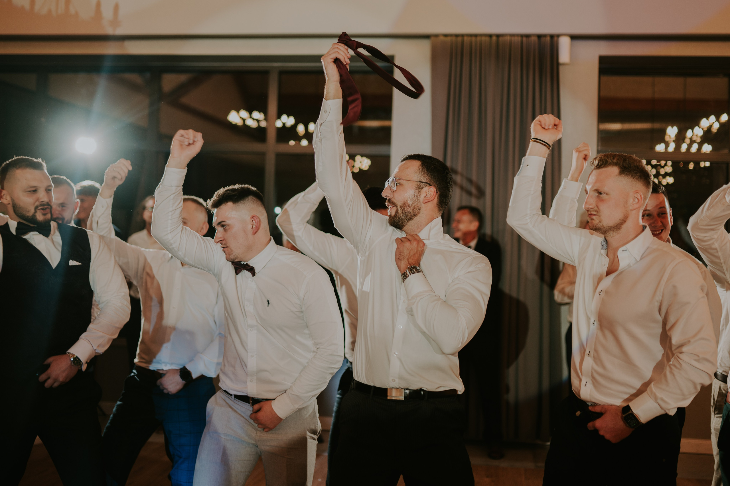 Sala Koralowa w Jaworzu: Opowieść o ślubie Nikoli i Kacpra. Karkowskafoto - fotografia miłości