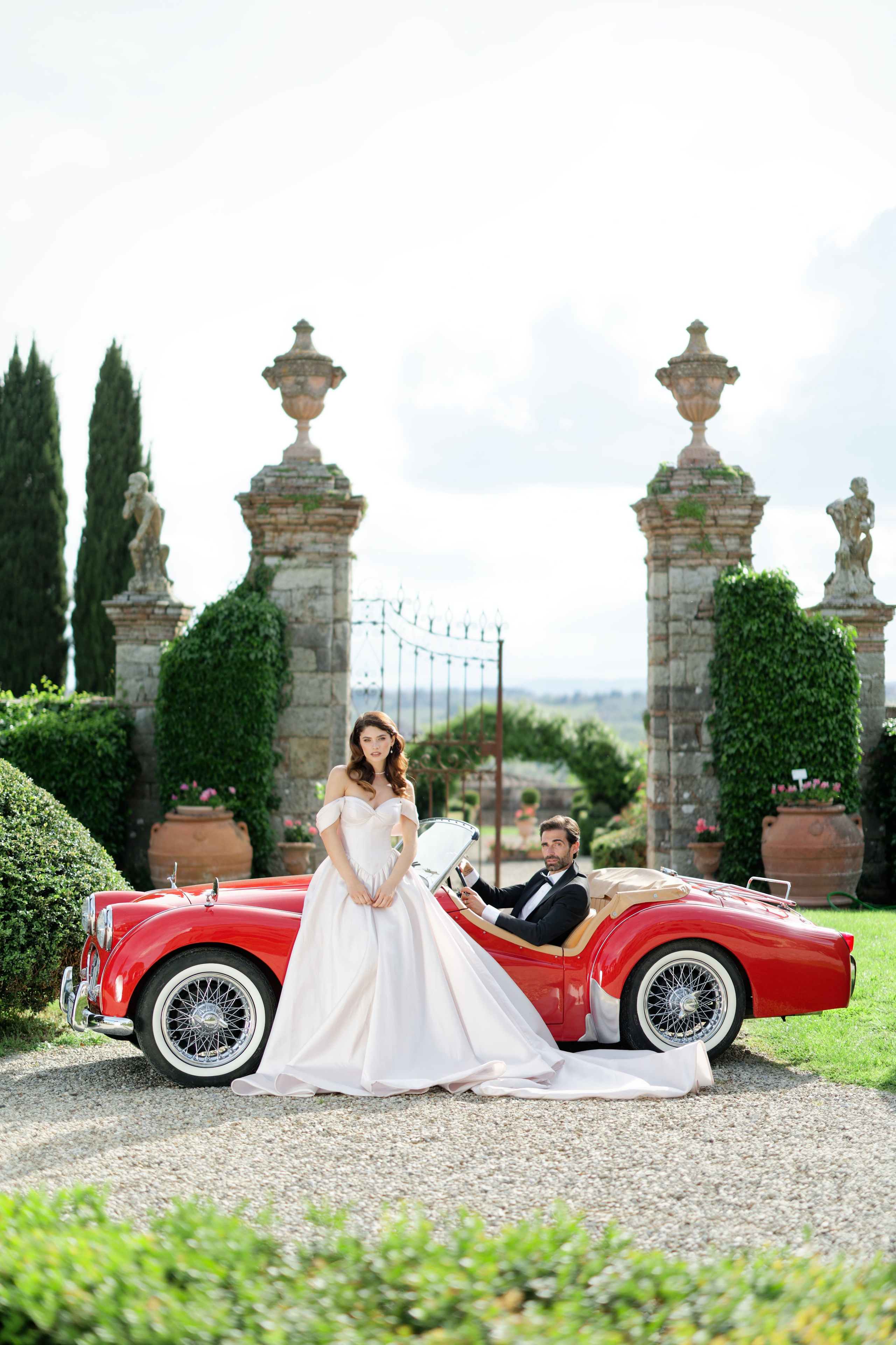 Wedding editorial at Villa di Geggiano, Tuscany, Italy