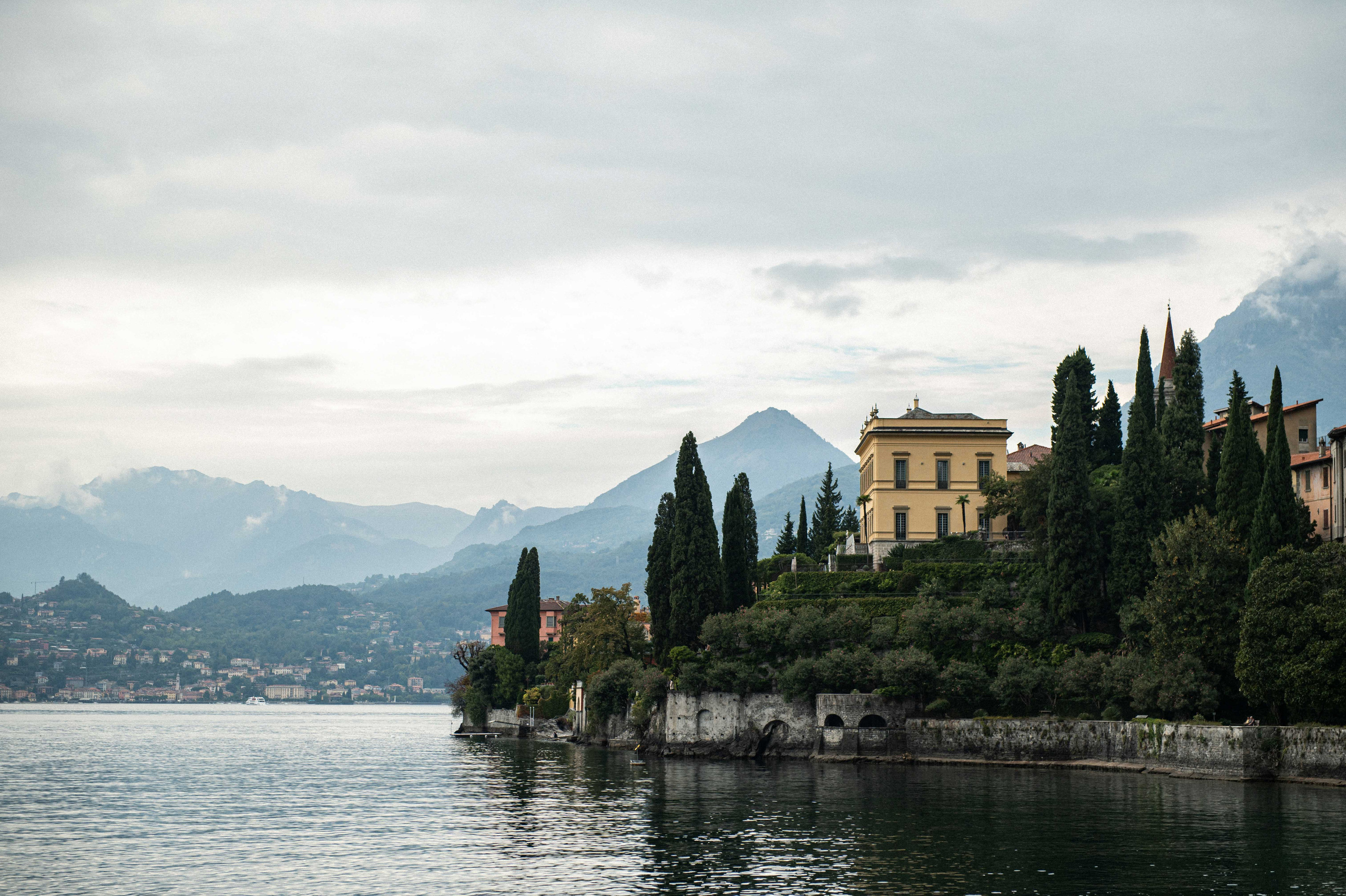 Two harts in Italy. Wedding photographer in Spain
