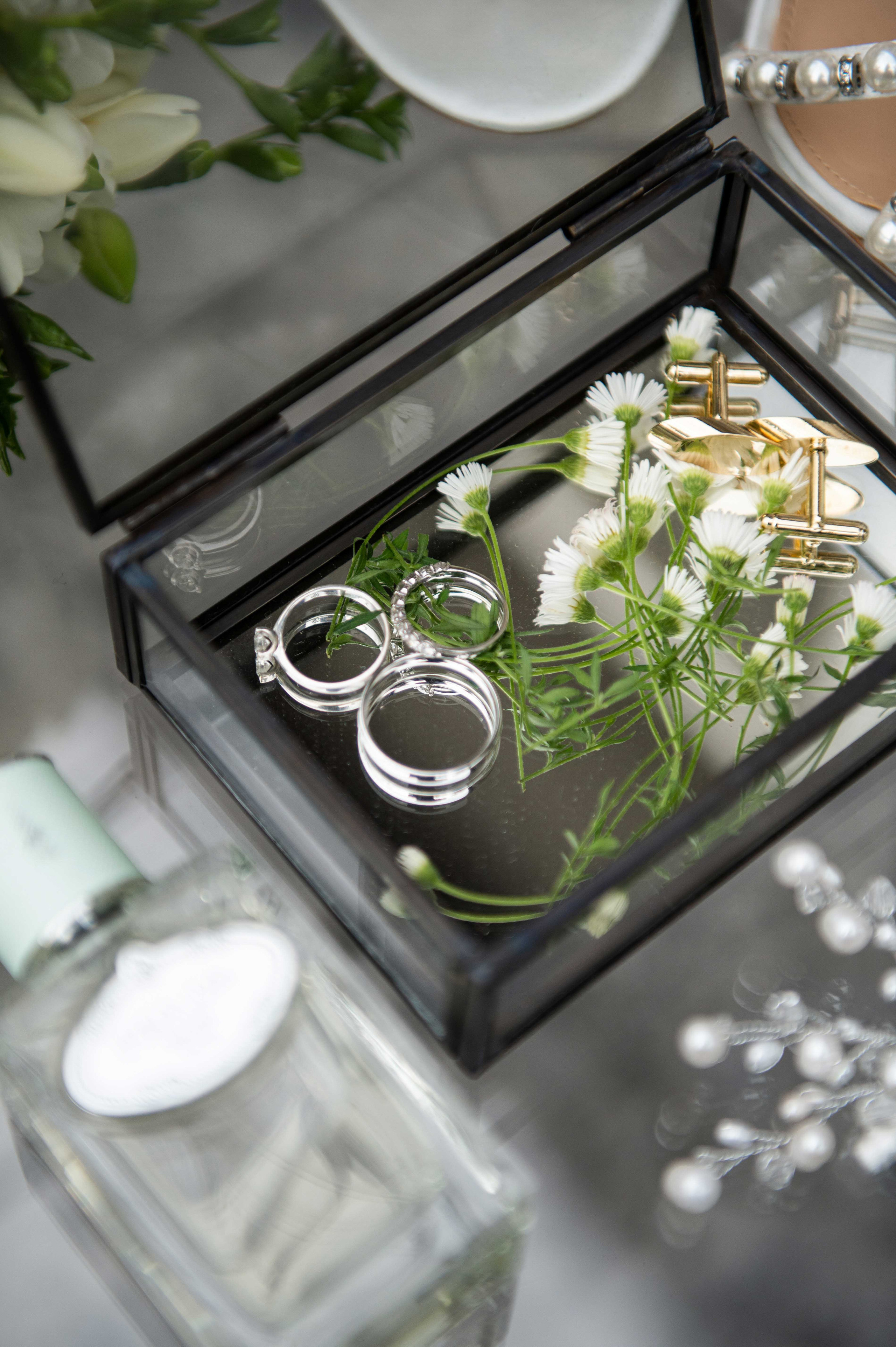 Two harts in Italy. Wedding photographer in Spain