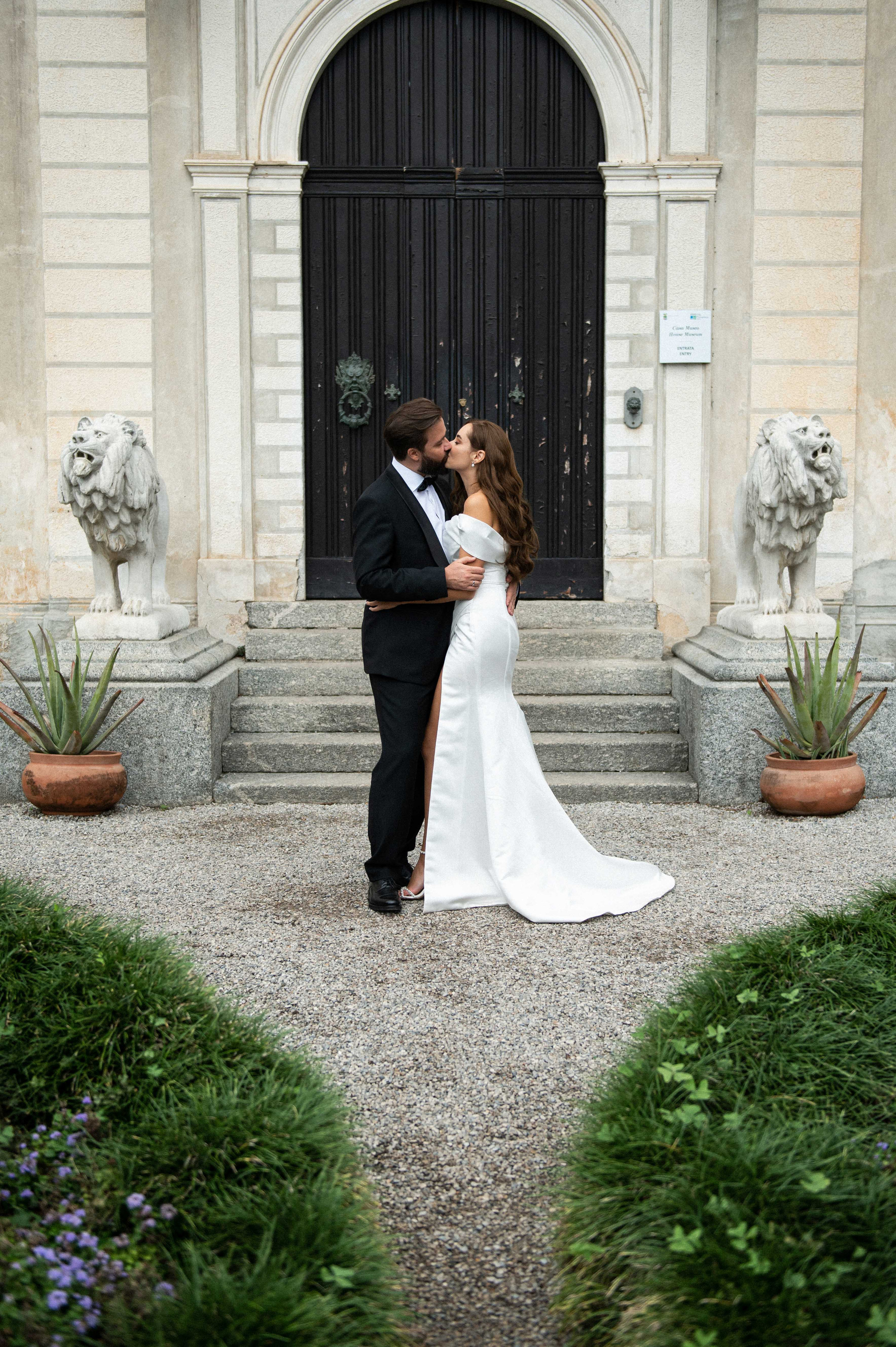 Two harts in Italy. Wedding photographer in Spain